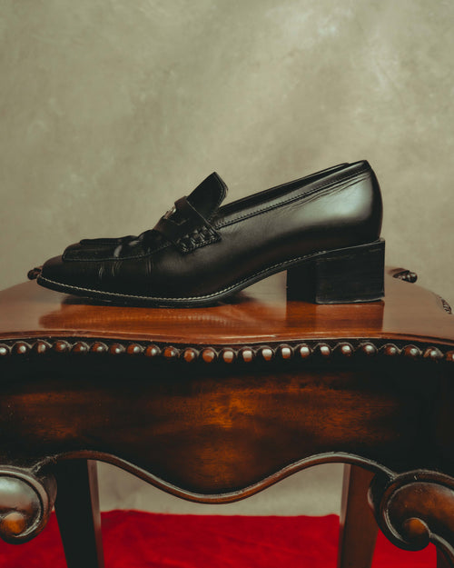 -SPECIAL- “CHANEL” 90’s-00’s Square toe CC logo leather heeled loafers
