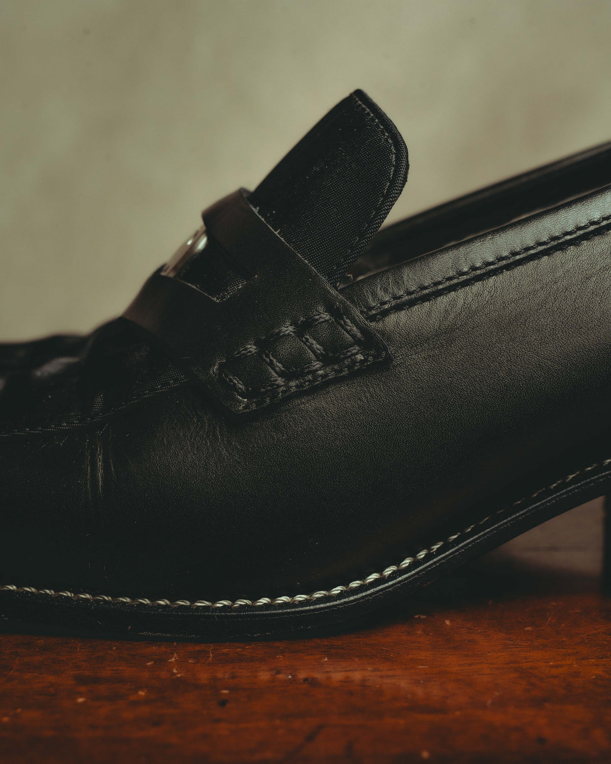 -SPECIAL- “CHANEL” 90’s-00’s Square toe CC logo leather heeled loafers
