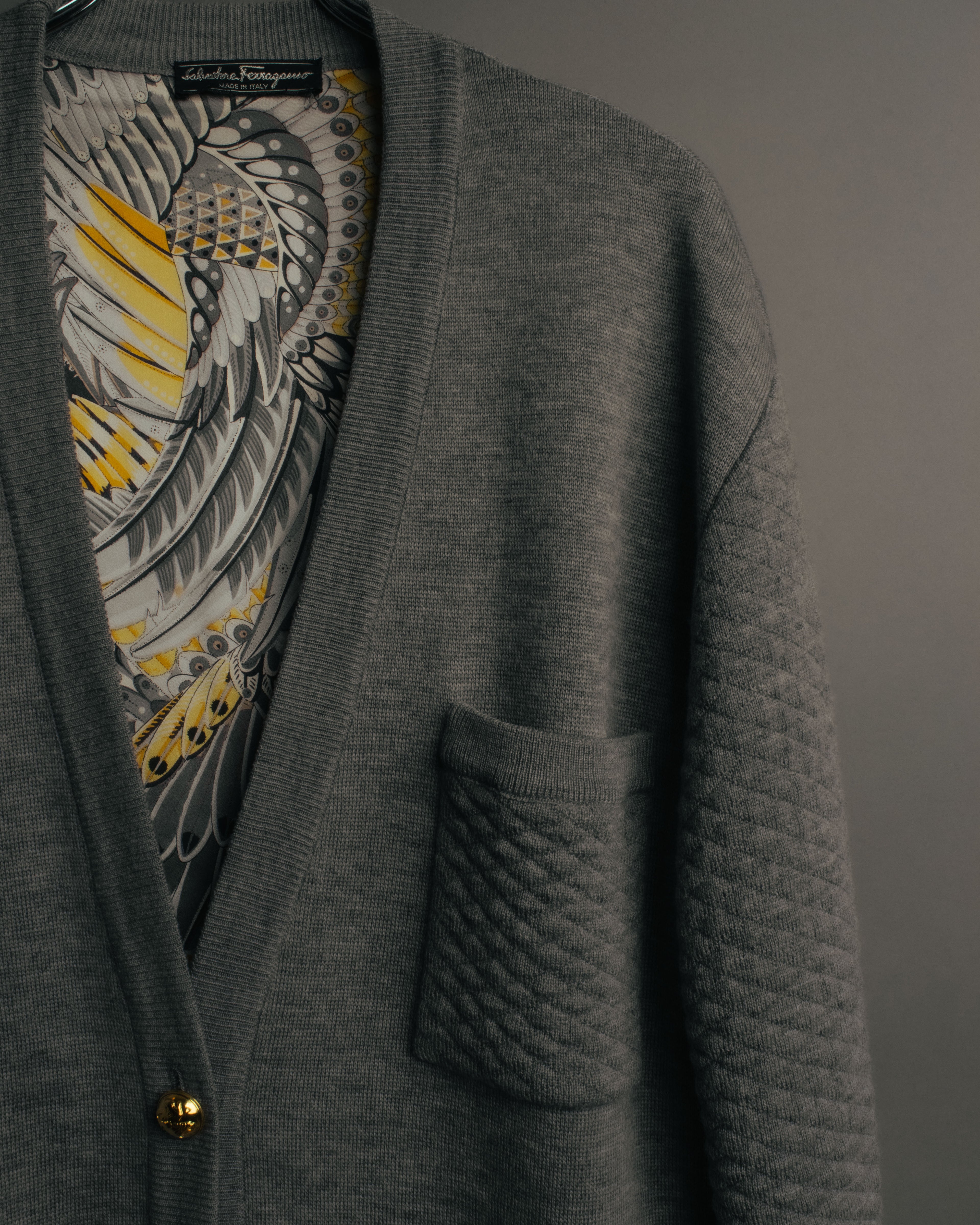 “Salvatore Ferragamo” 90’s-00’s Reversible silk panel wool cardigan