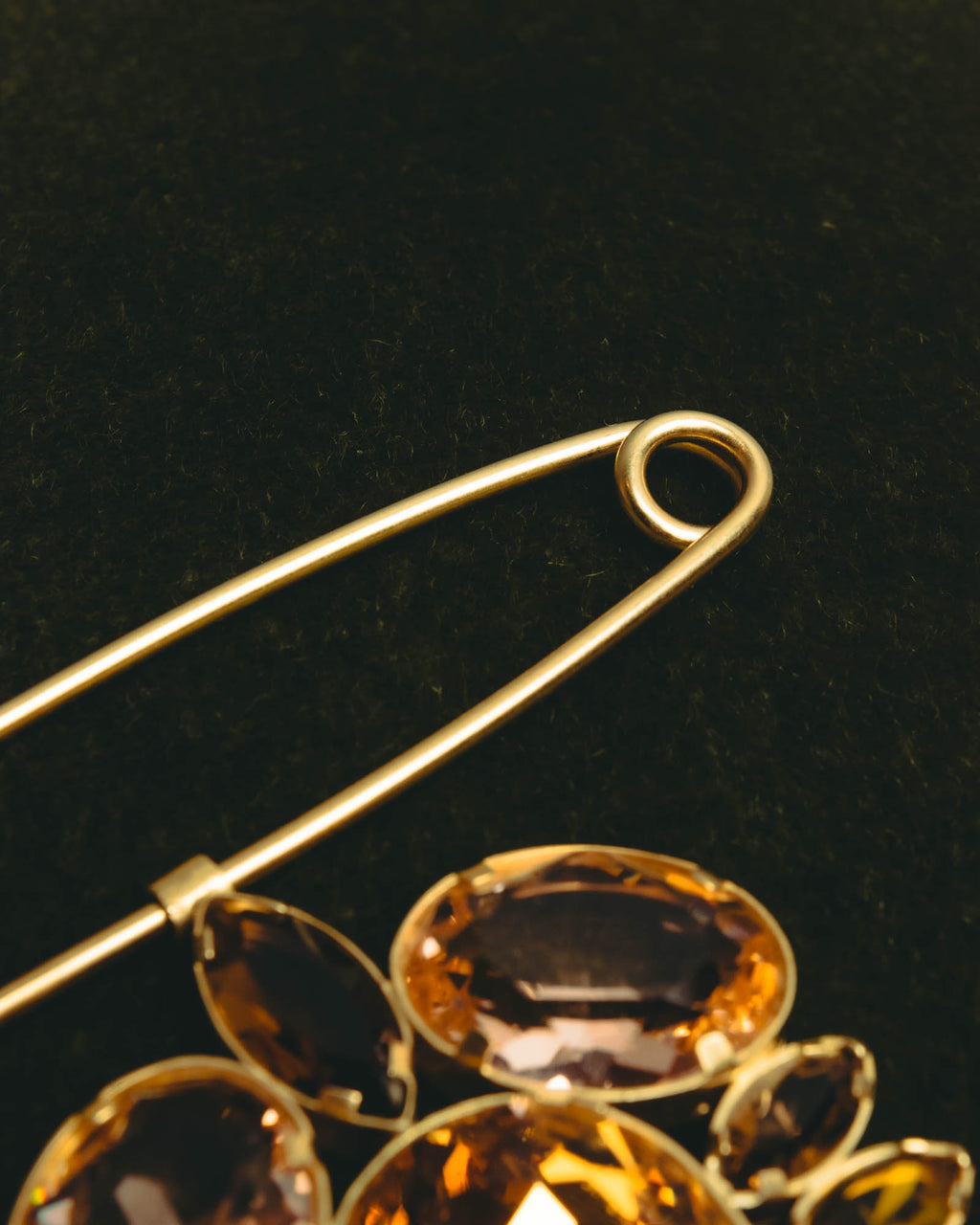 “Maison Margiela” 2020’s gold-tone crystal floral safety-pin brooch