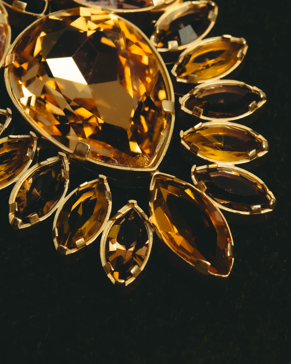 “Maison Margiela” 2020’s gold-tone crystal floral safety-pin brooch