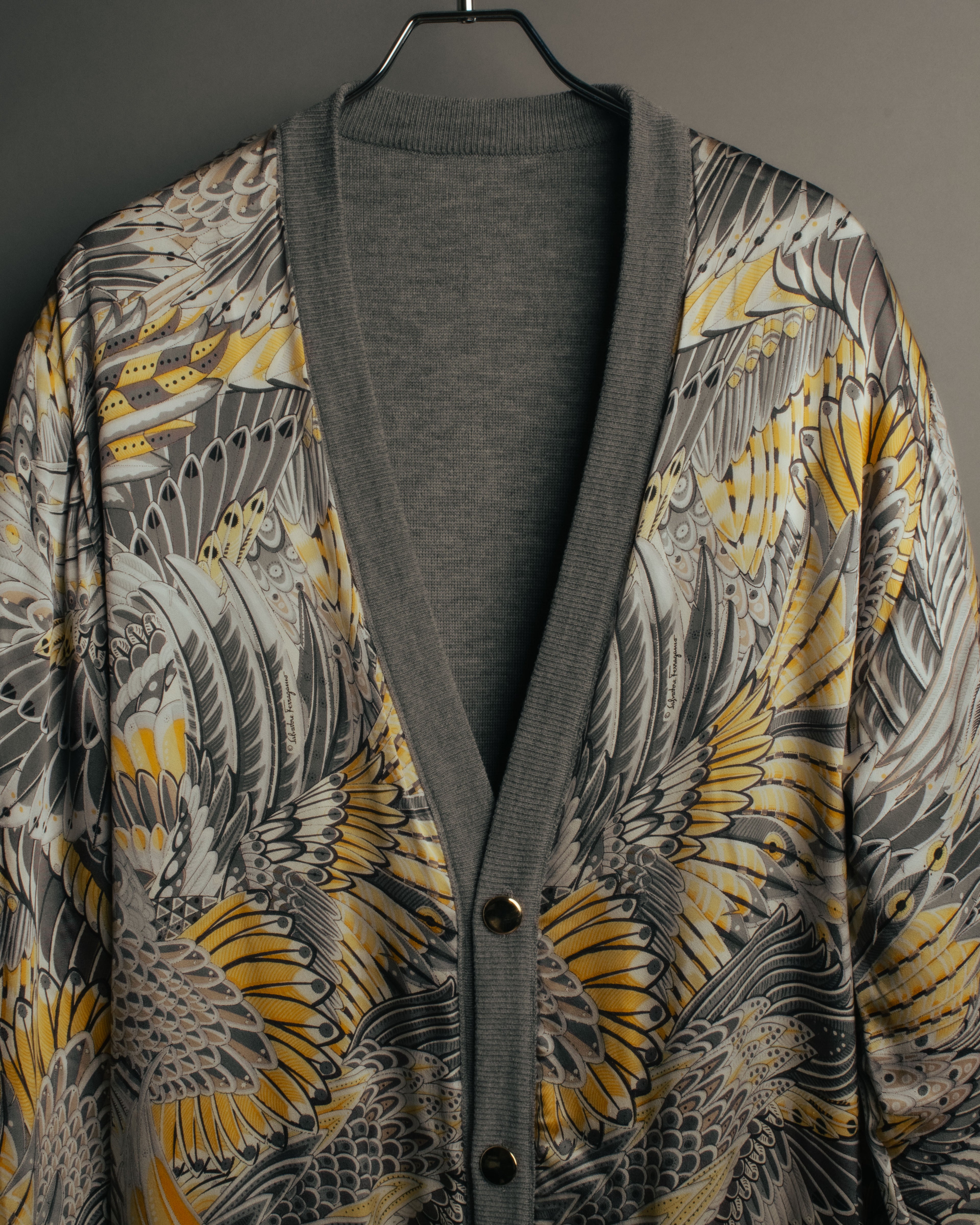 “Salvatore Ferragamo” 90’s-00’s Reversible silk panel wool cardigan