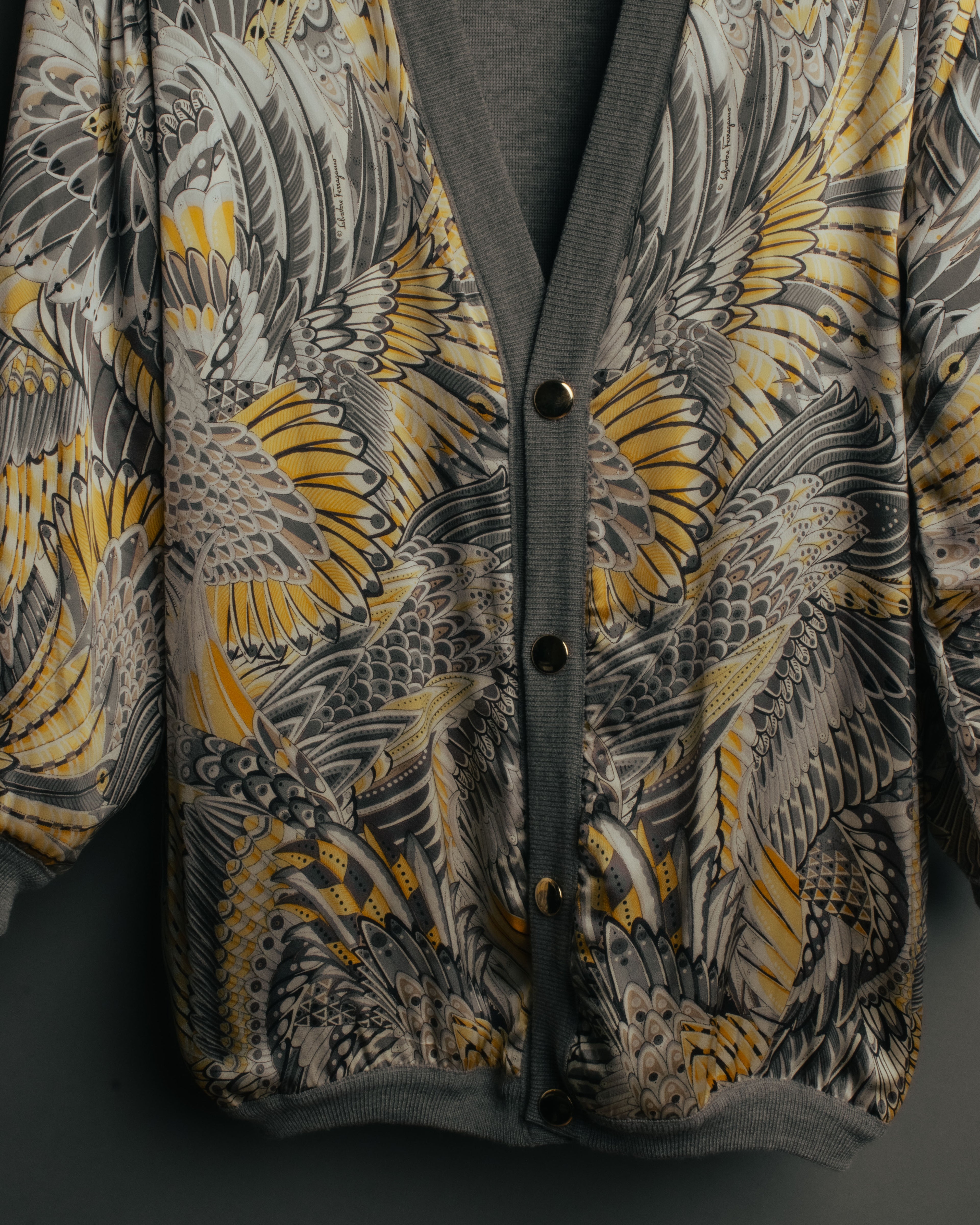 “Salvatore Ferragamo” 90’s-00’s Reversible silk panel wool cardigan