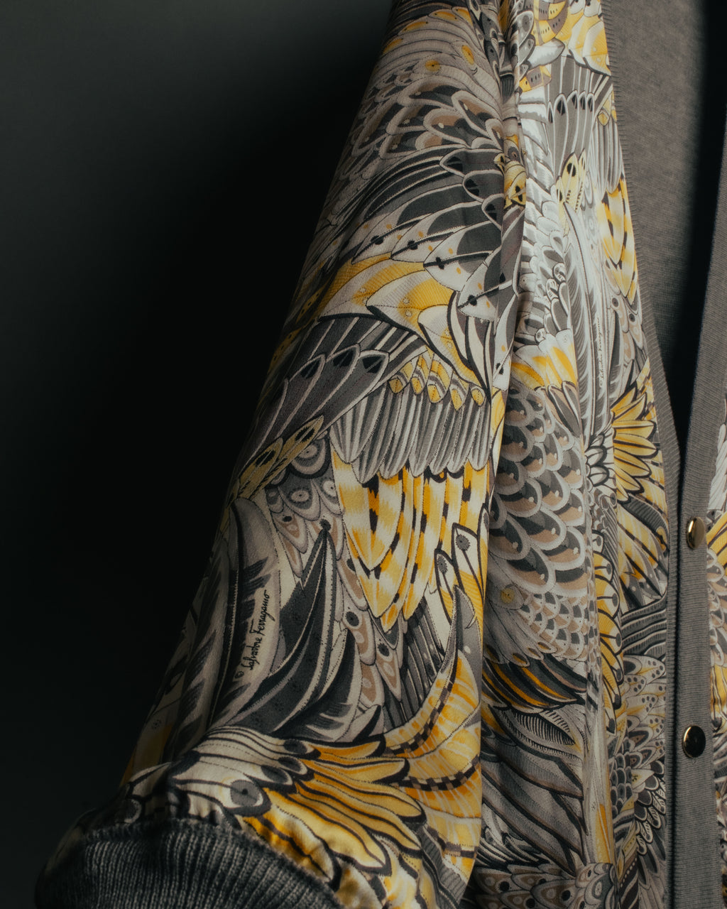 “Salvatore Ferragamo” 90’s-00’s Reversible silk panel wool cardigan