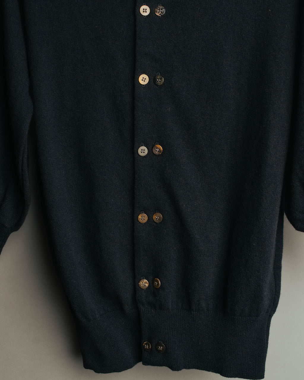 “COMME des GARCONS” 90’s asymmetrical button wool knit cardigan