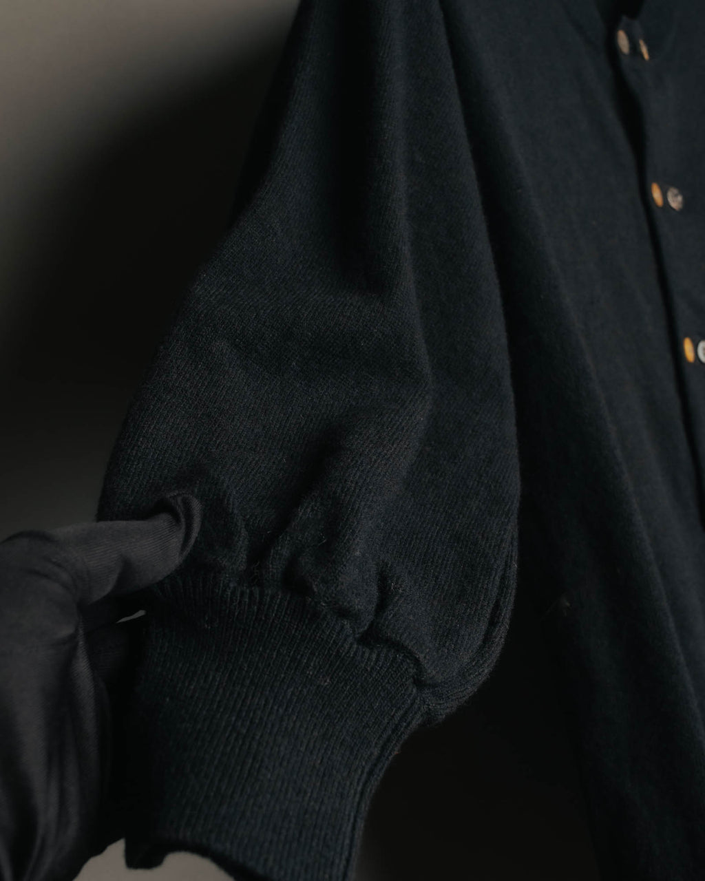 “COMME des GARCONS” 90’s asymmetrical button wool knit cardigan