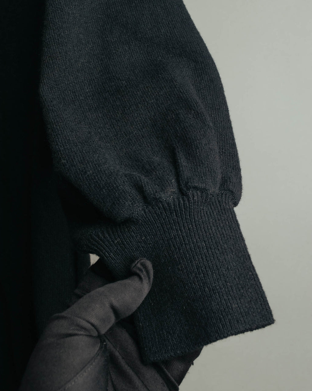 “COMME des GARCONS” 90’s asymmetrical button wool knit cardigan