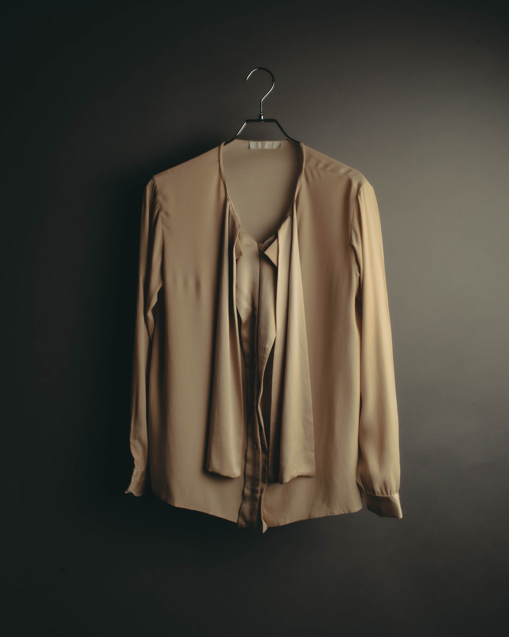 "Chloé" 10's Soft silk bow-tie blouse