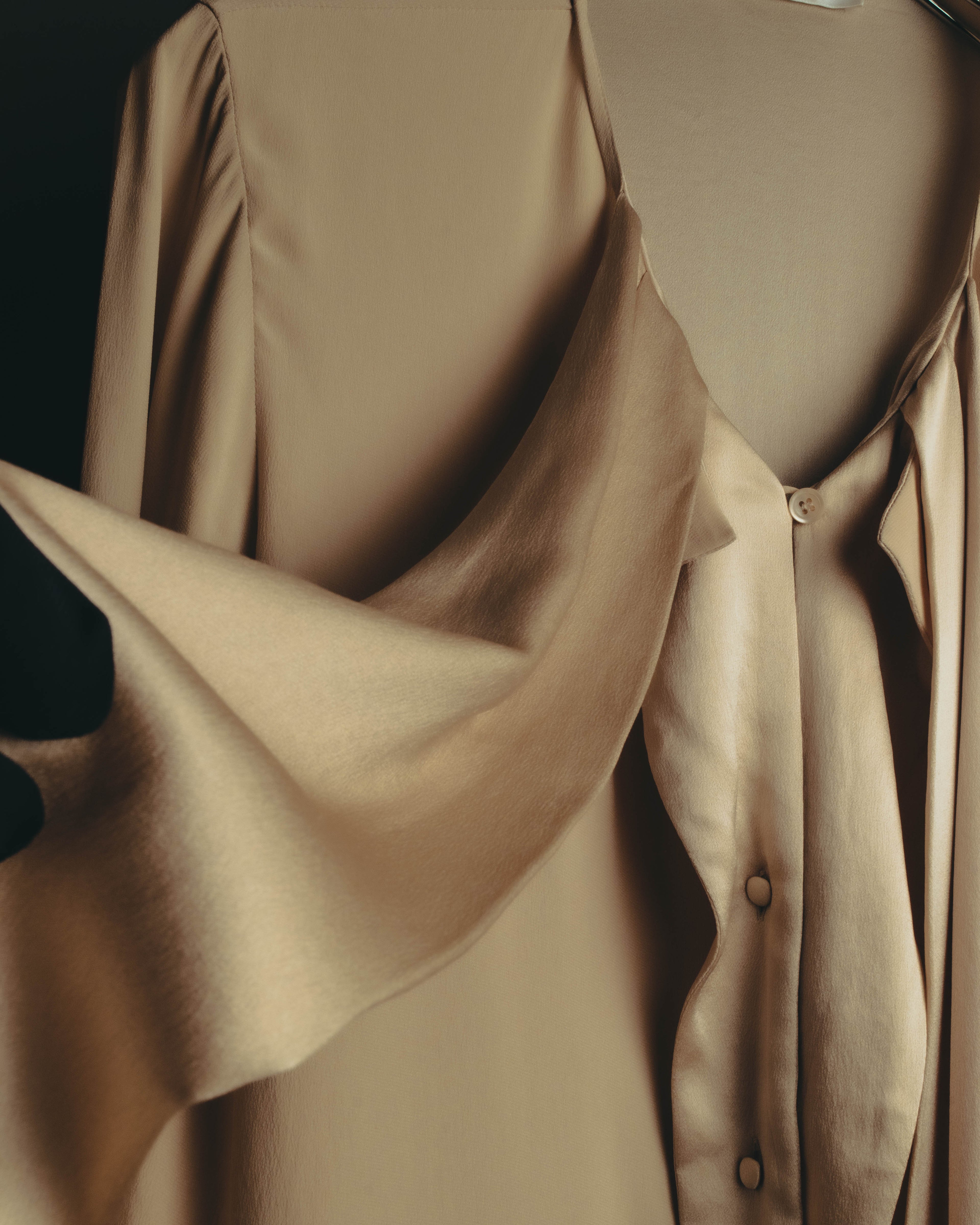 "Chloé" 10's Soft silk bow-tie blouse