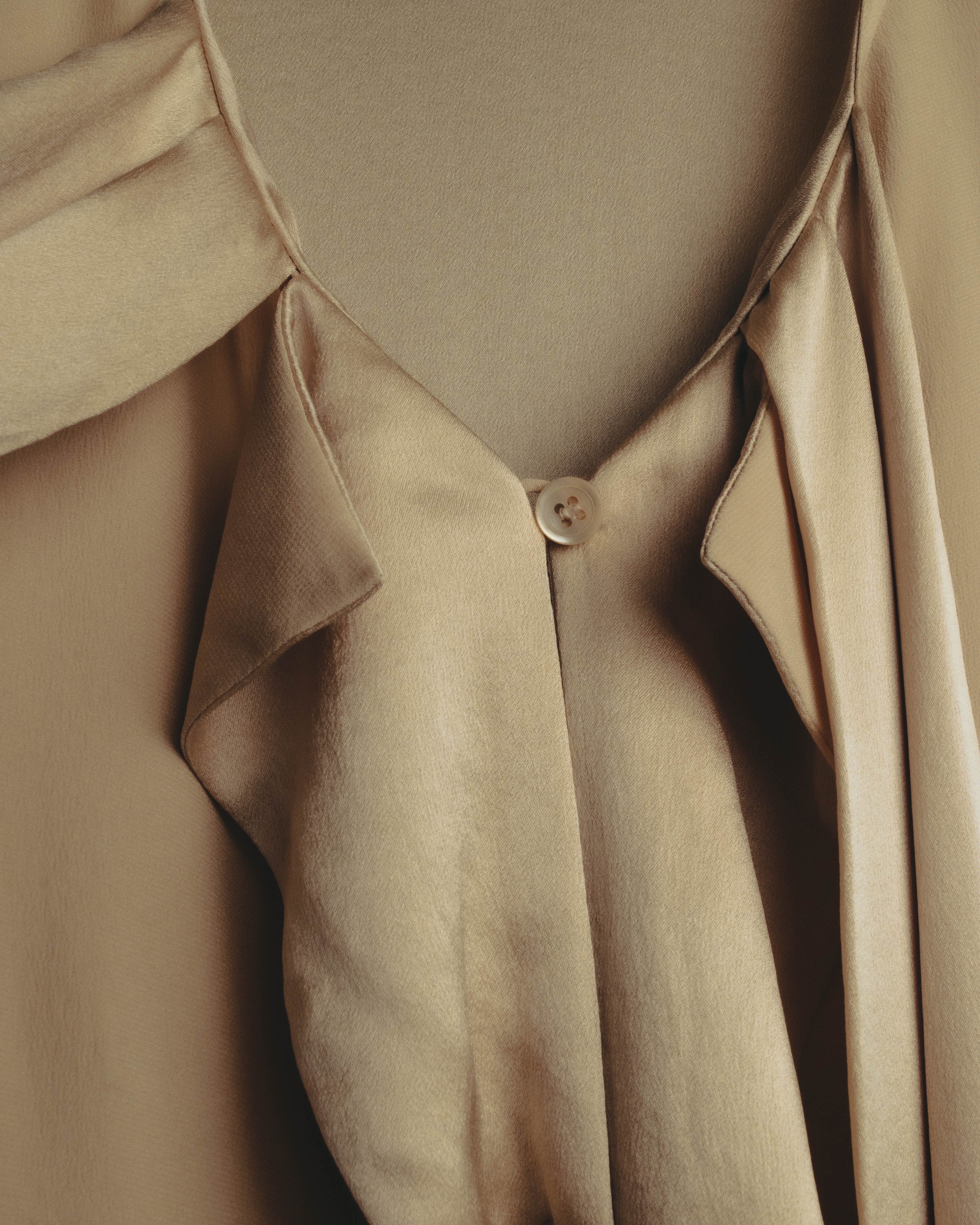 "Chloé" 10's Soft silk bow-tie blouse