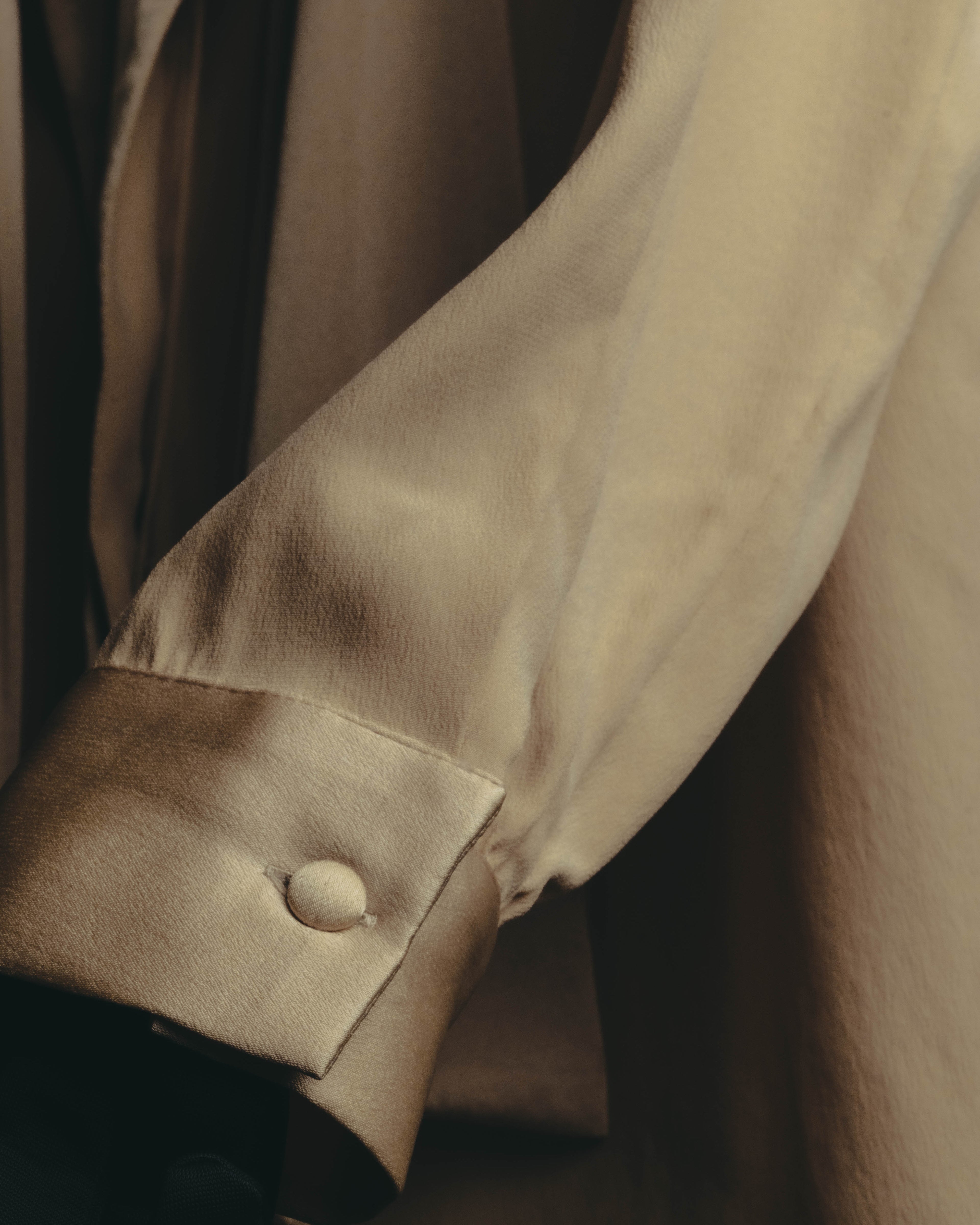 "Chloé" 10's Soft silk bow-tie blouse
