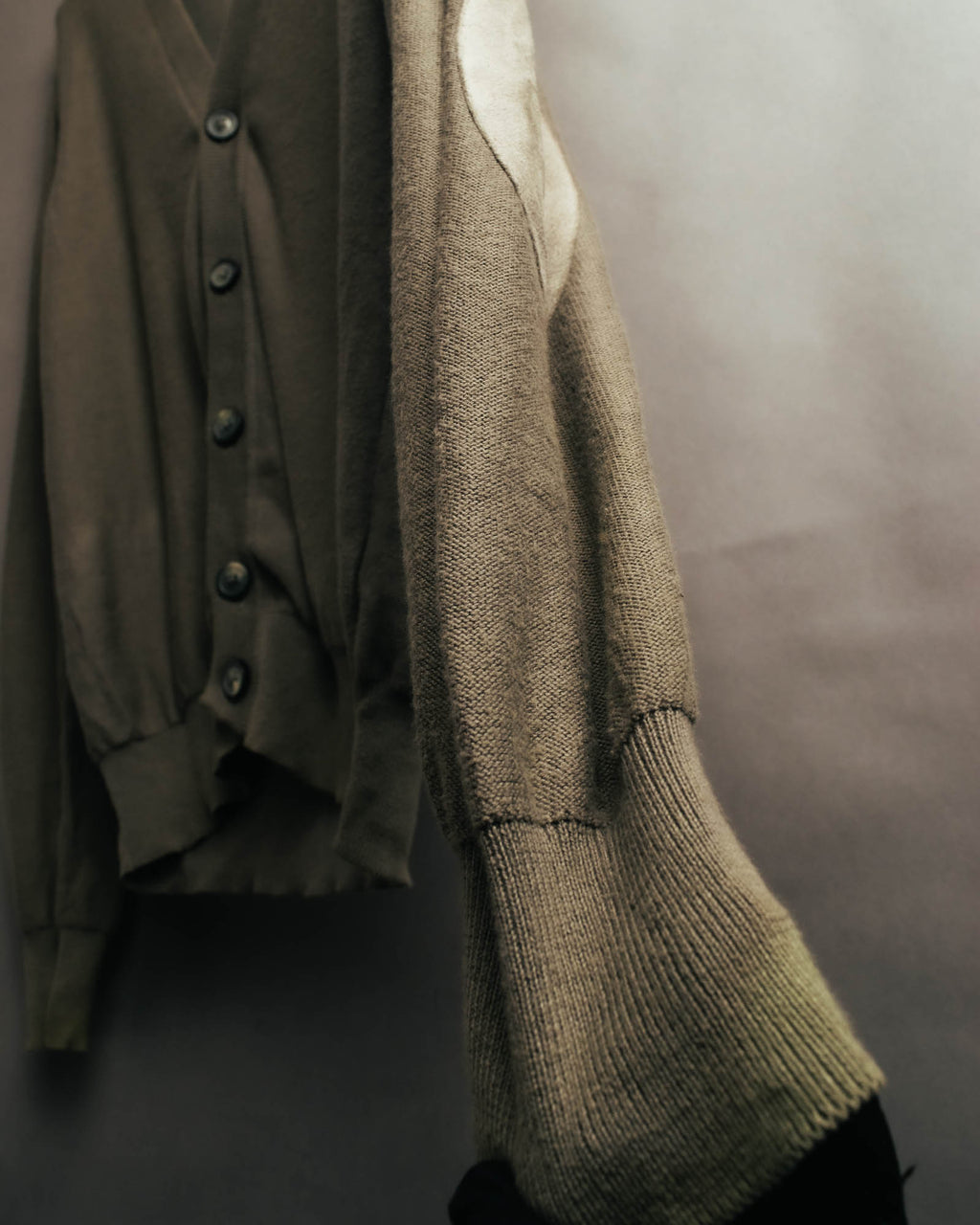 "Maison Martin Margiela" 13SS  Elbow patch v neck knit cardigan