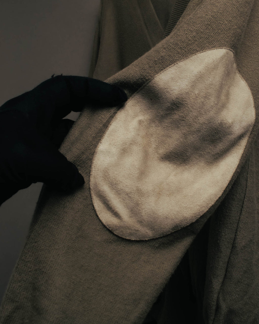 "Maison Martin Margiela" 13SS  Elbow patch v neck knit cardigan