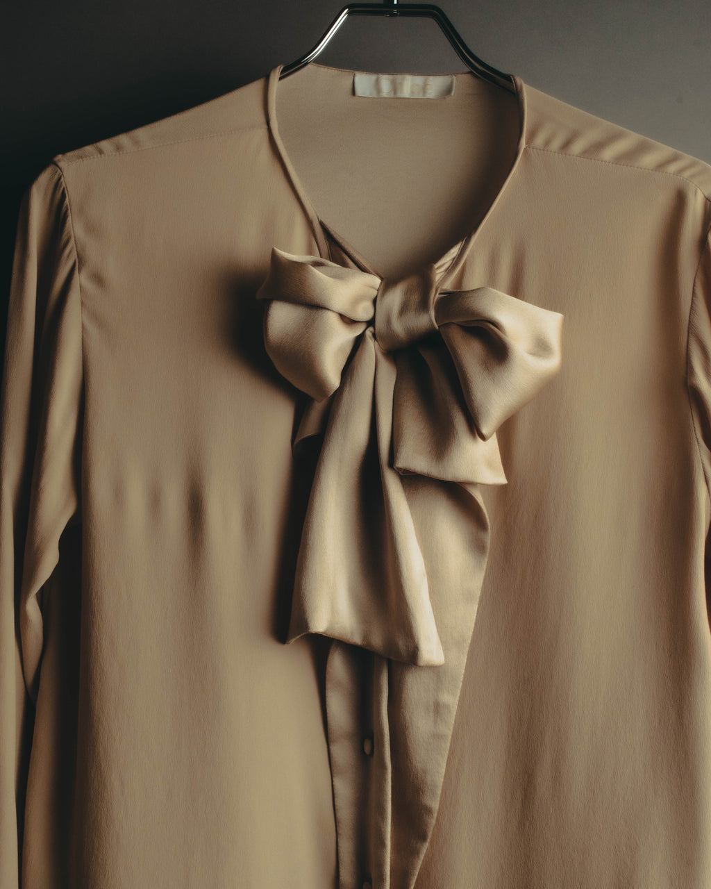 "Chloé" 10's Soft silk bow-tie blouse