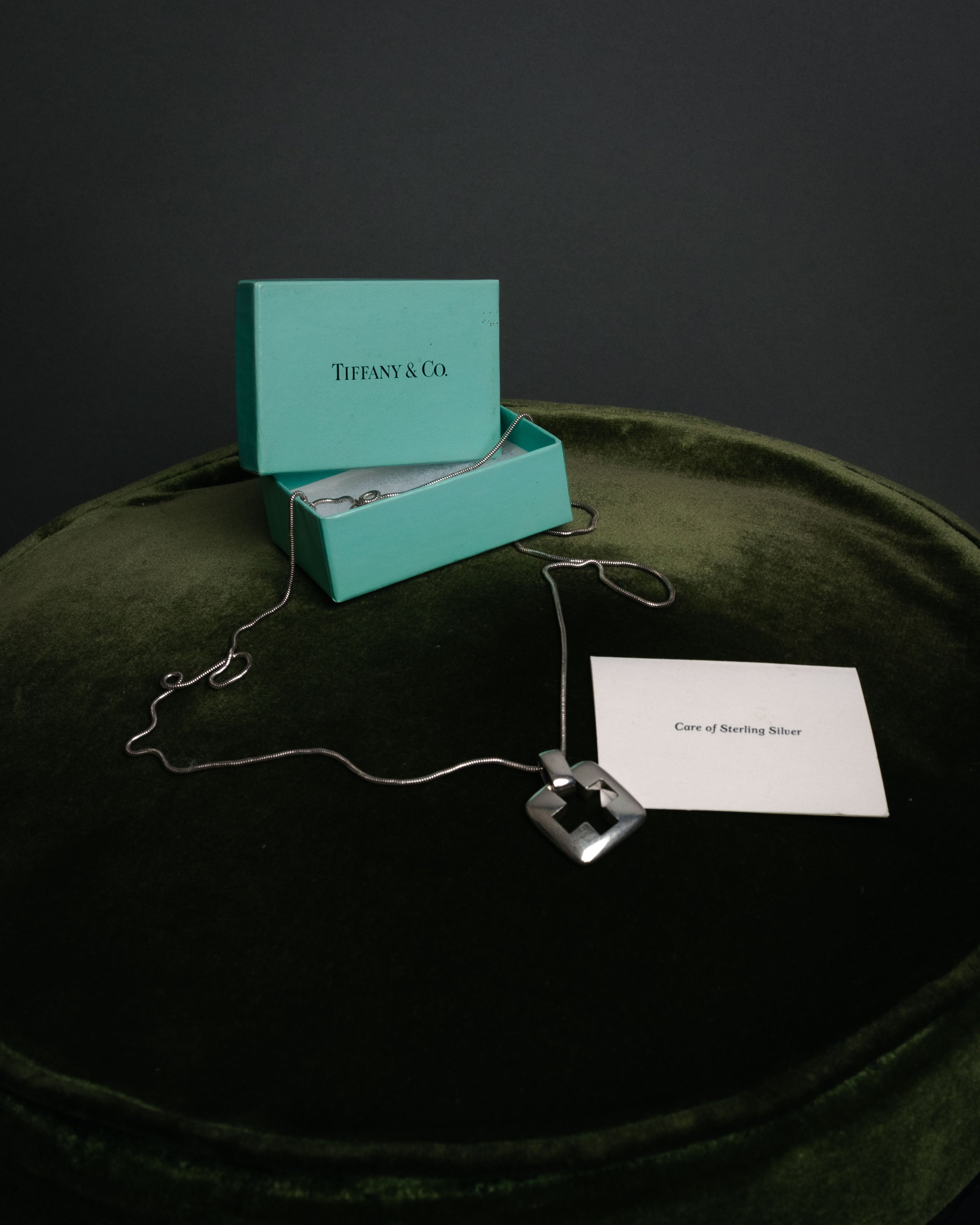 Tiffany & Co. (ティファニー) - ジオメトリック クロス カットアウト