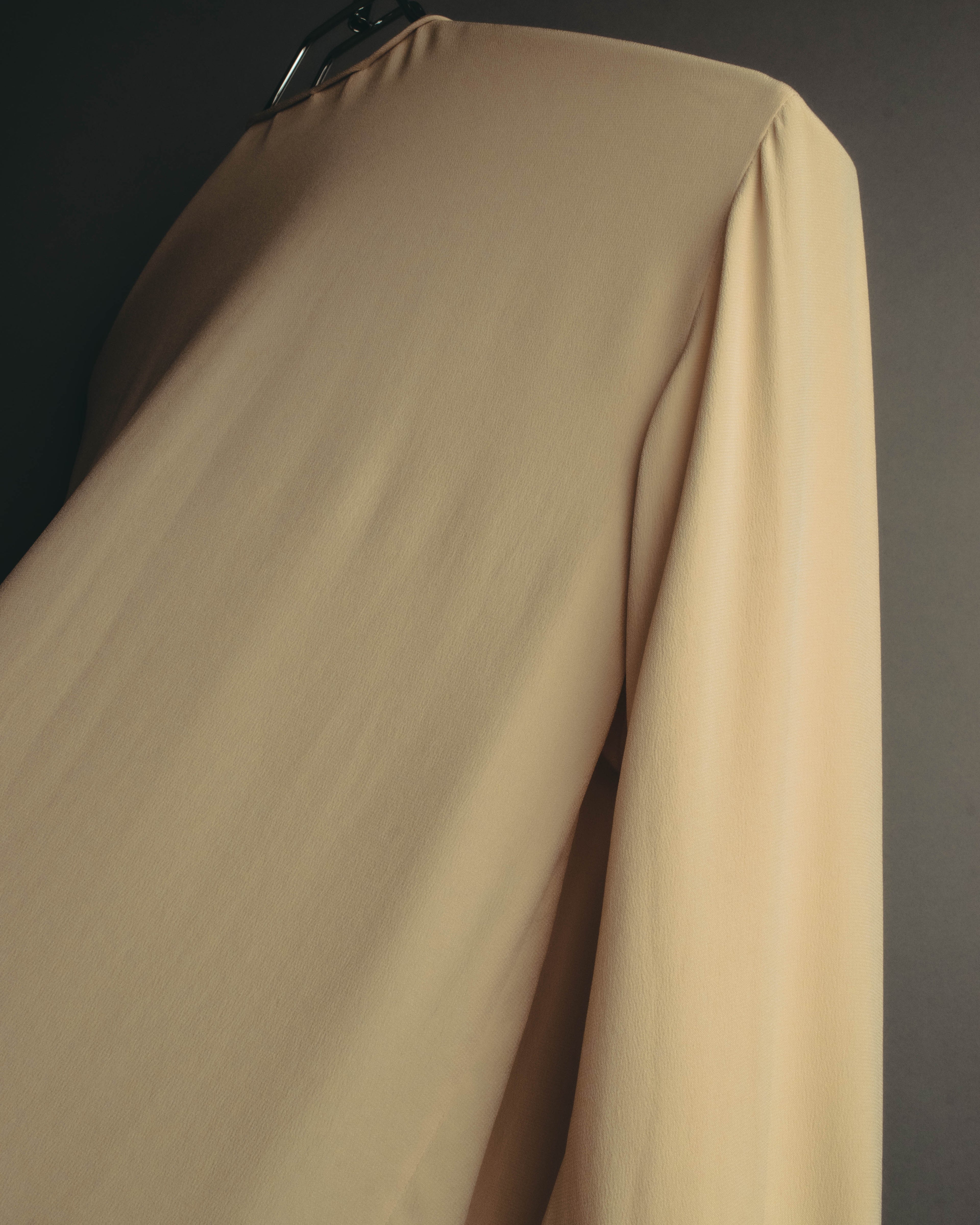 "Chloé" 10's Soft silk bow-tie blouse