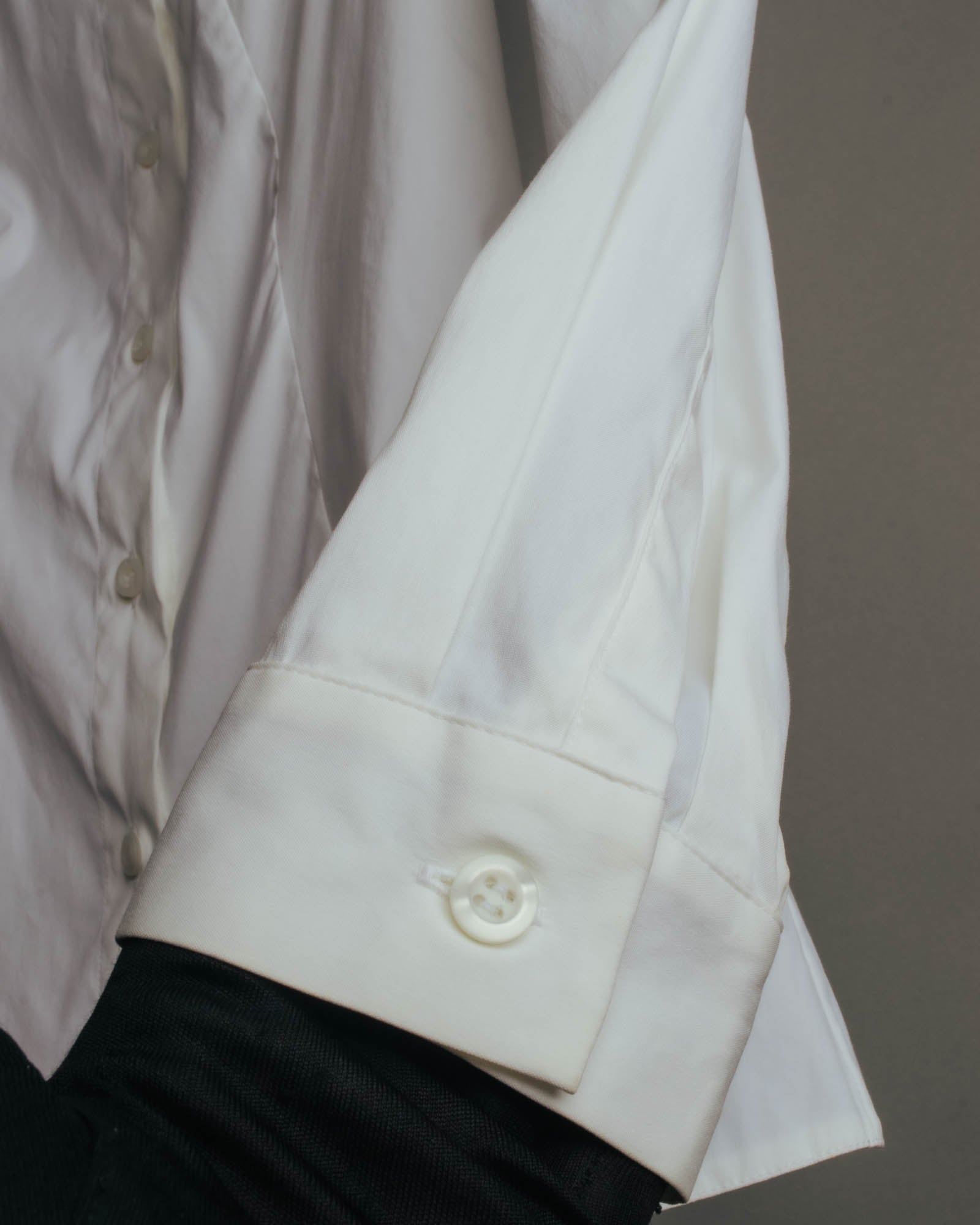 "PRADA" 2010's Tailored white cotton darted shirt