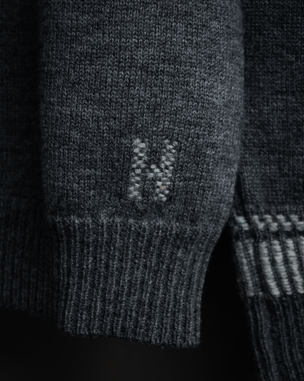 “HERMÈS” 2000’s-early 2010’s signature H v-neck knit
