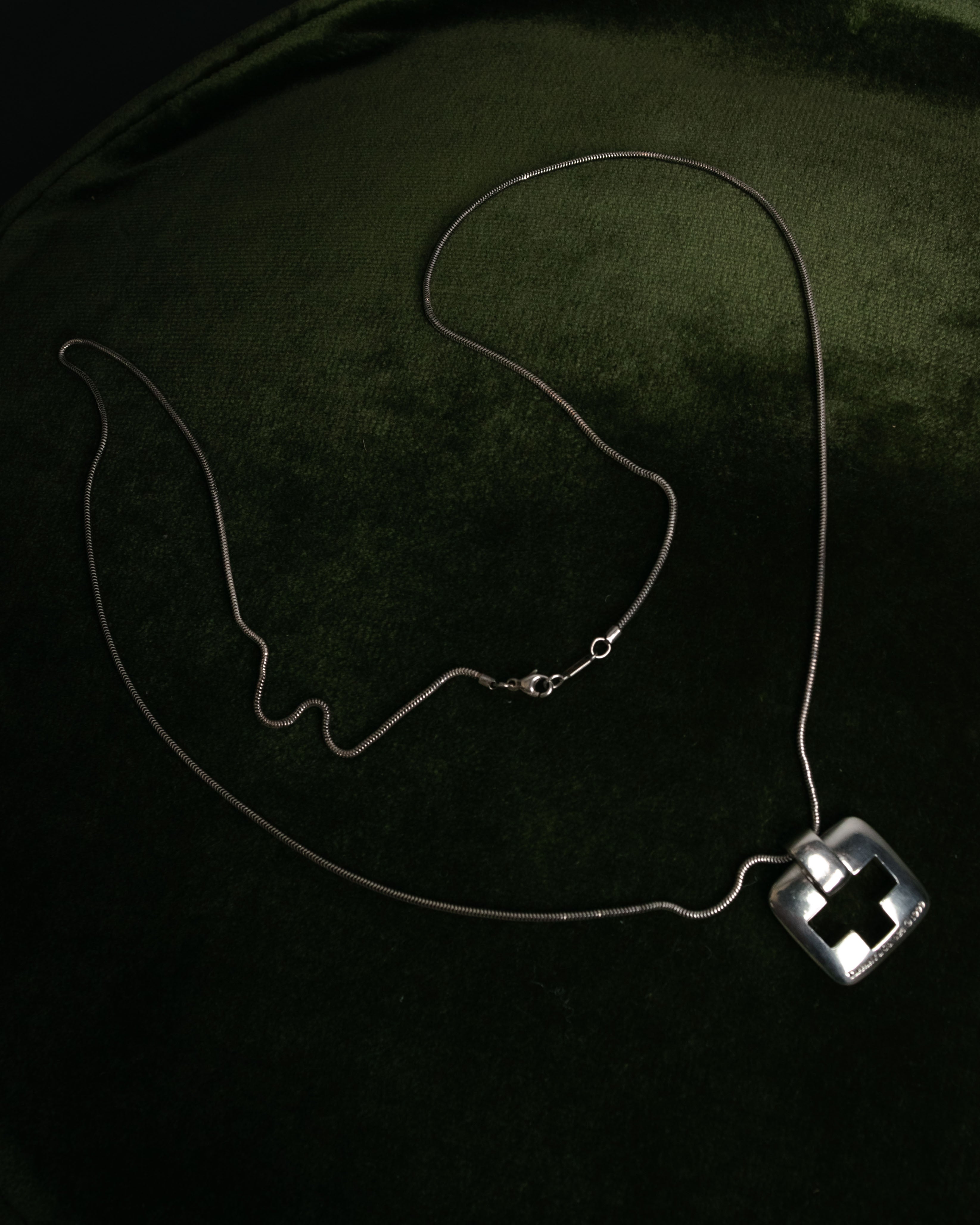 Tiffany & Co. (ティファニー) - ジオメトリック クロス カットアウト