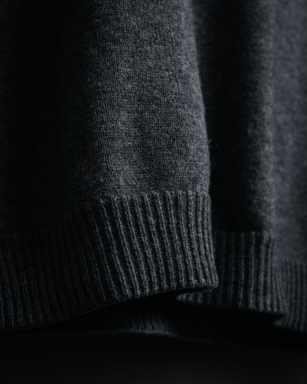 “HERMÈS” 2000’s-early 2010’s signature H v-neck knit
