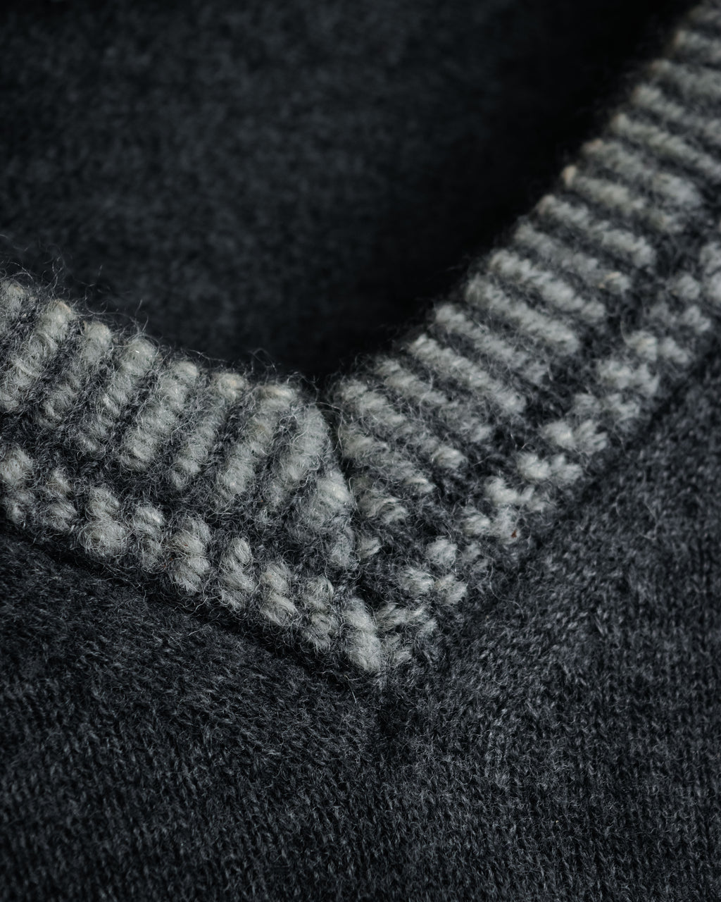 “HERMÈS” 2000’s-early 2010’s signature H v-neck knit