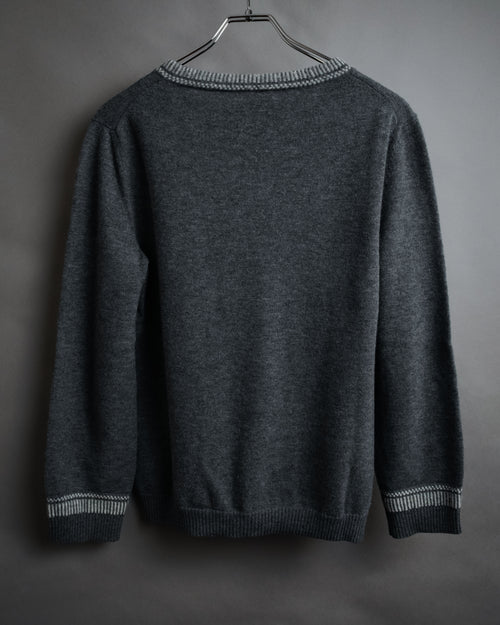 “HERMÈS” 2000’s-early 2010’s signature H v-neck knit