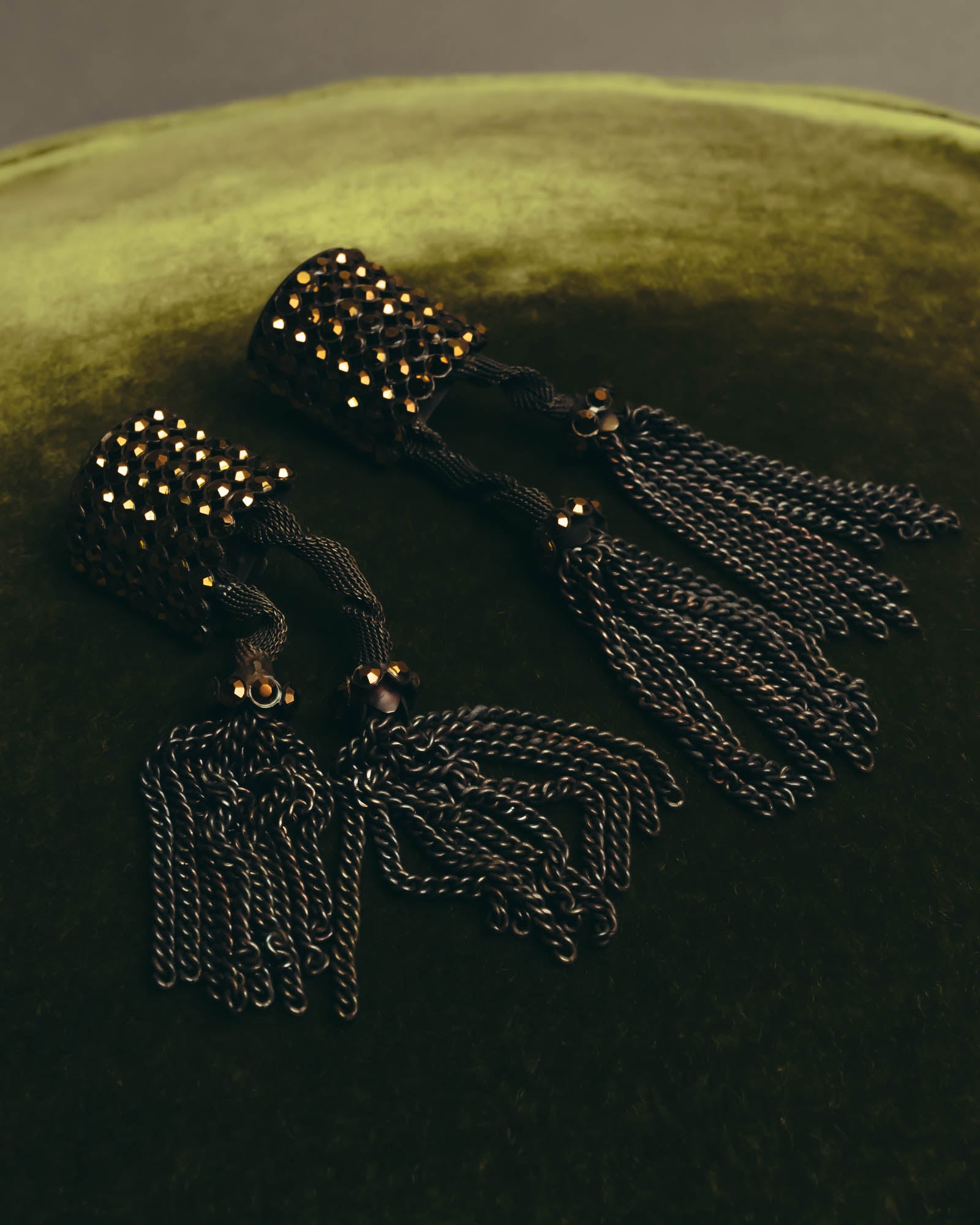 "ARMANI" Dark chain tassel earrings
