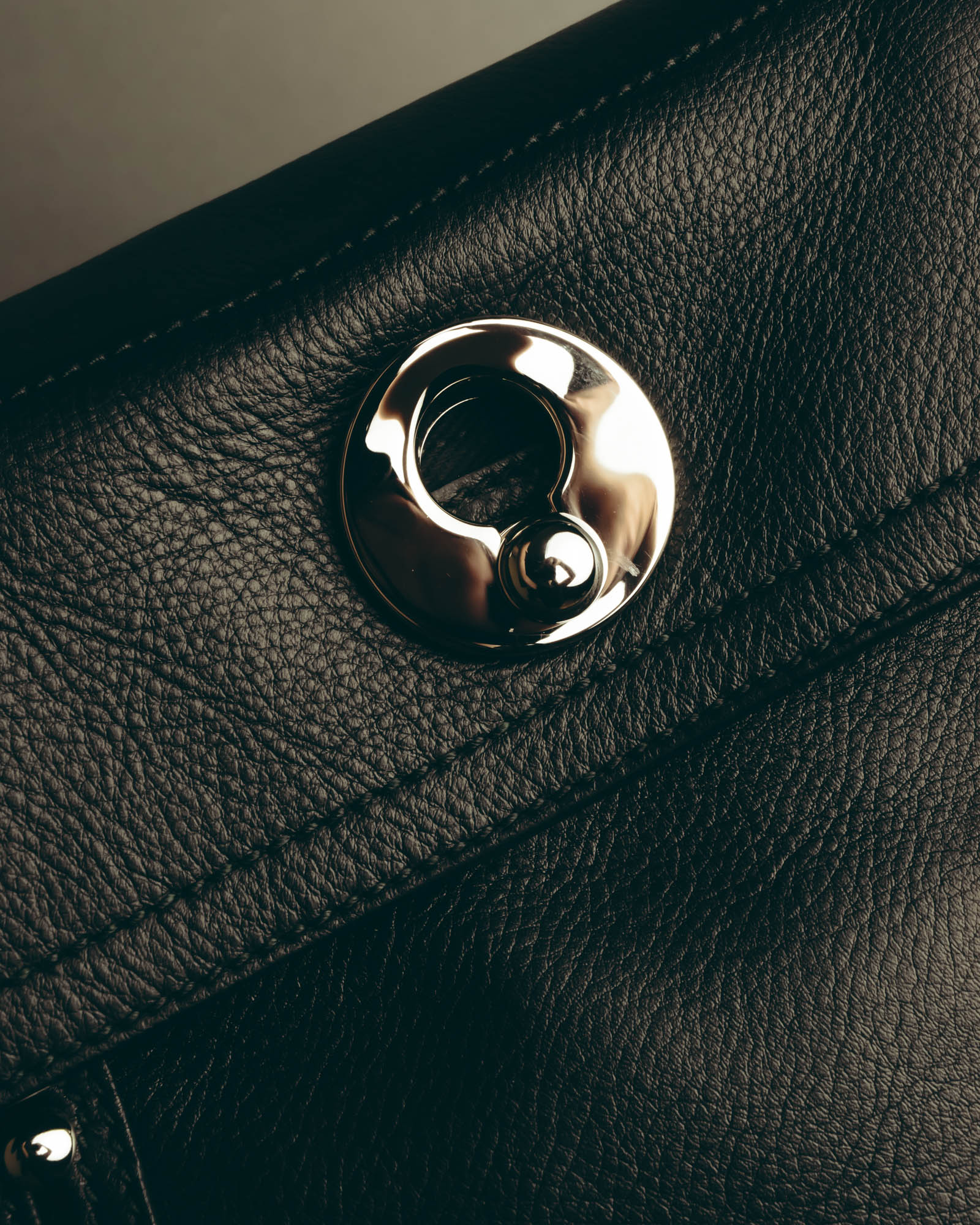 "Yves Saint Laurent" 00's-10's Structured pebbled leather top handle bag