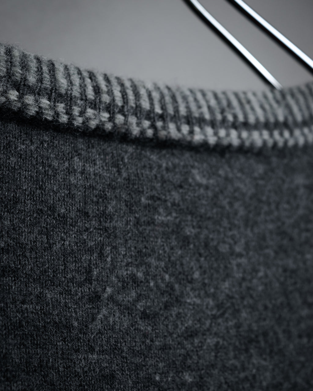“HERMÈS” 2000’s-early 2010’s signature H v-neck knit
