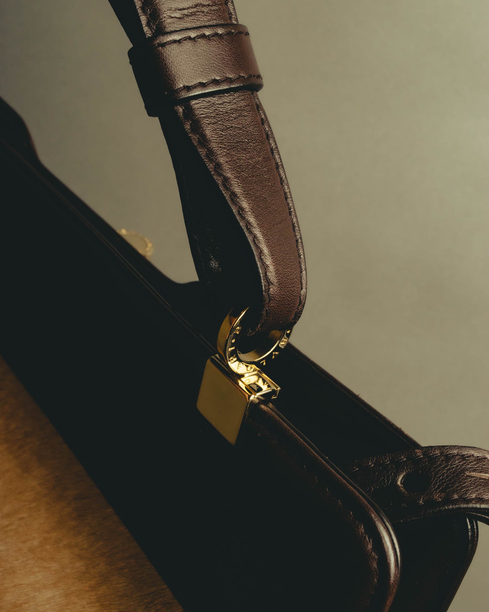 "BVLGARI" 10's Sculptural hair on two way handbag