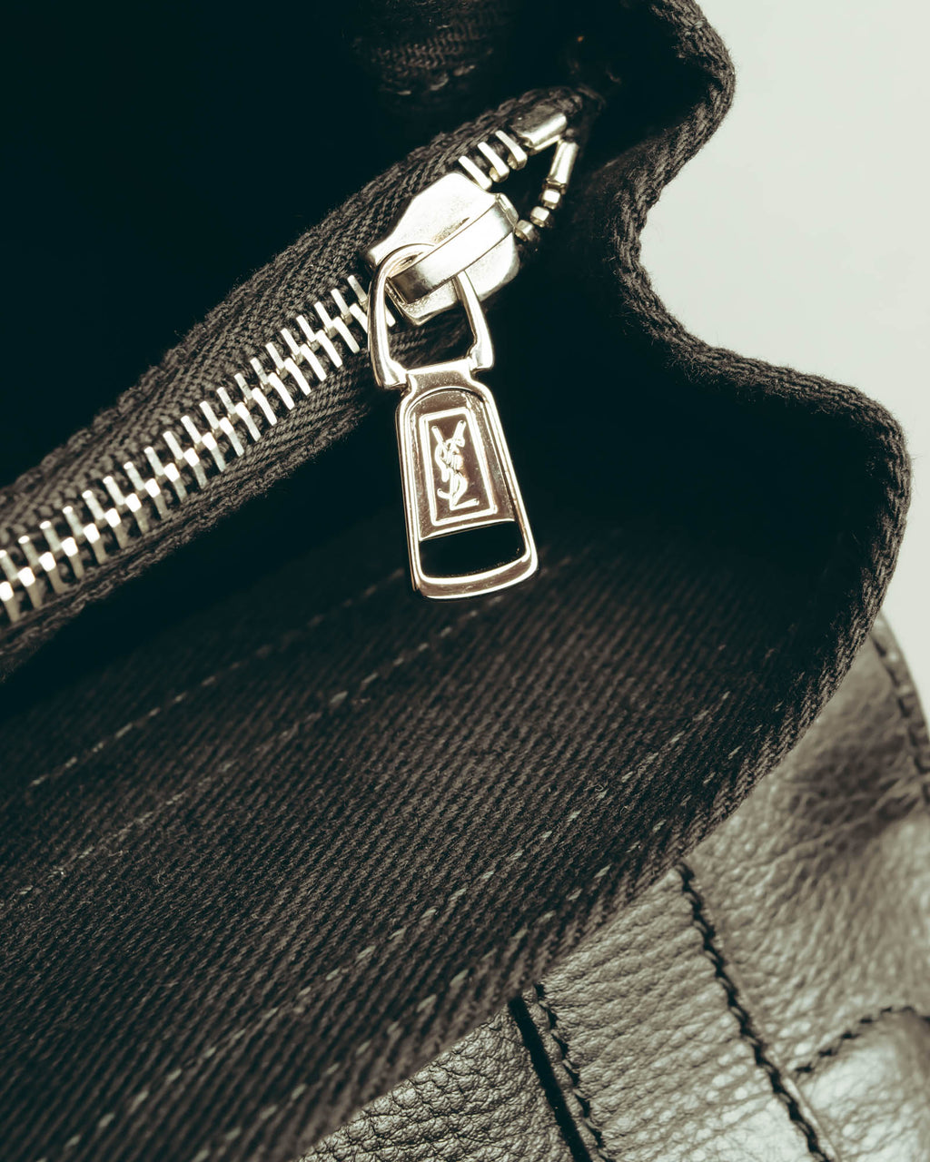 "Yves Saint Laurent" 00's-10's Structured pebbled leather top handle bag