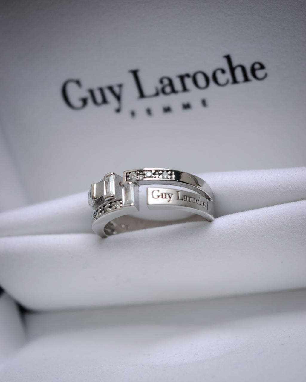 “Guy Laroche” 90’s-00’s Architectural diamond ring