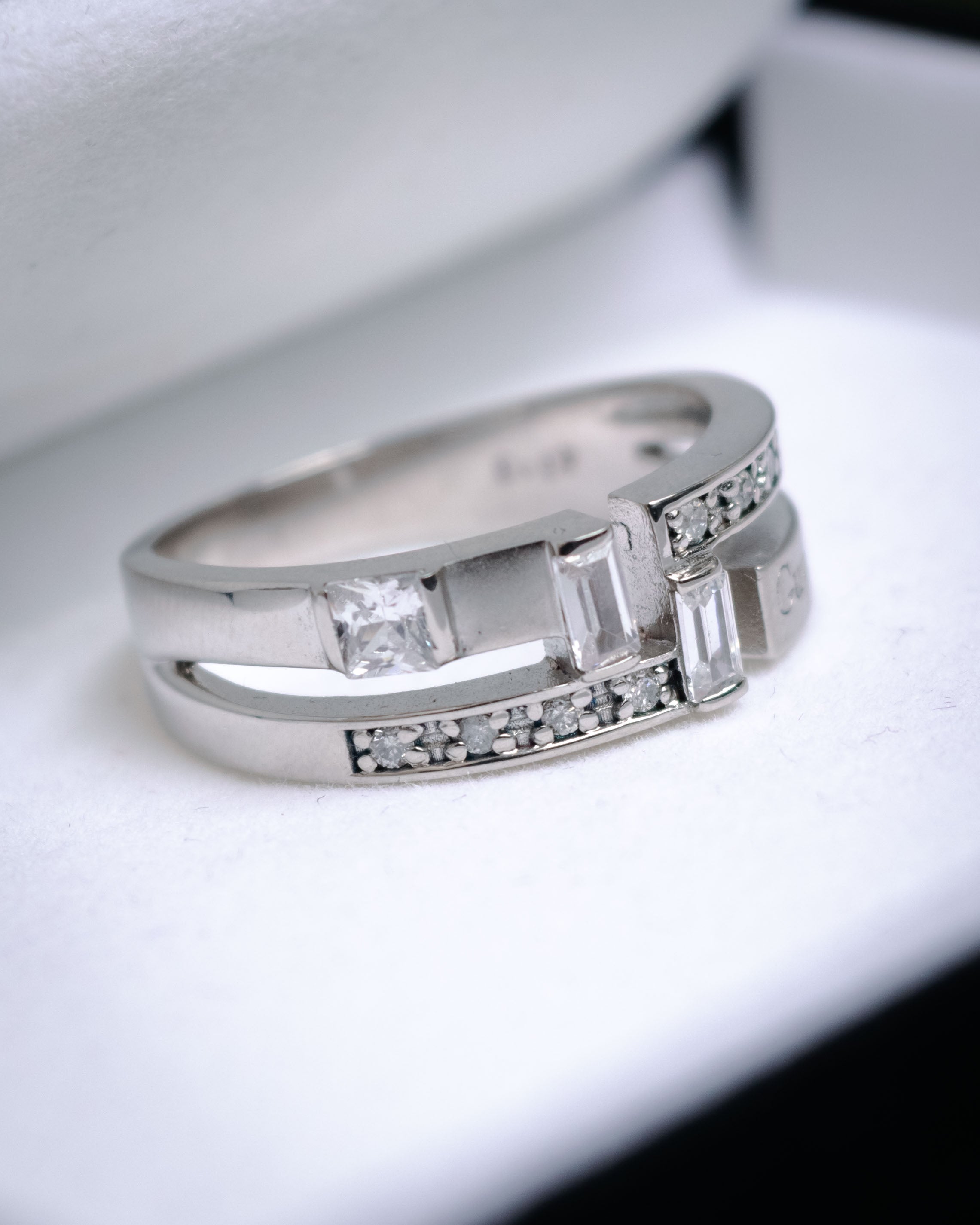 “Guy Laroche” 90’s-00’s Architectural diamond ring