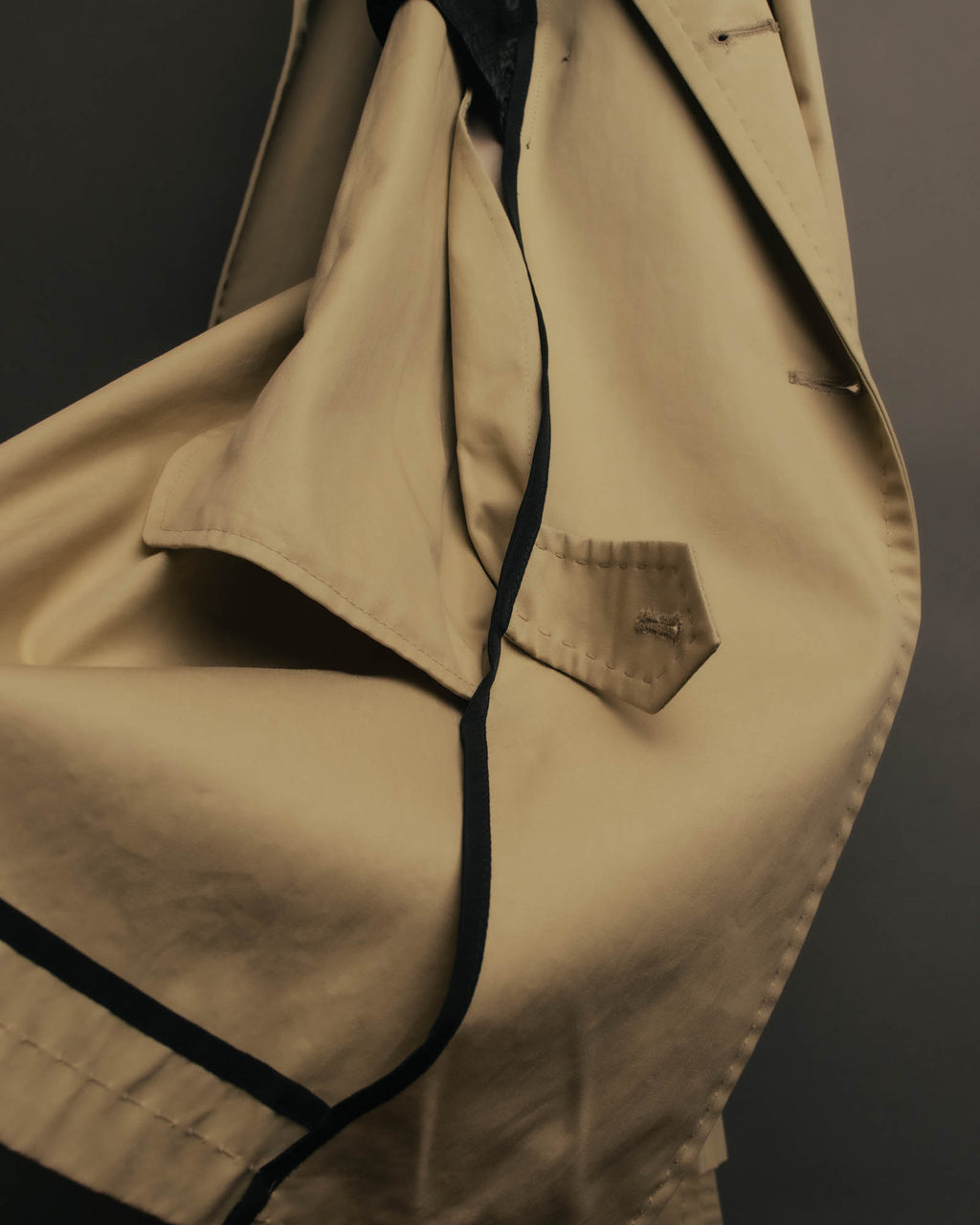 “DOLCE&GABBANA” 2000’s Crown patch belted trench coat