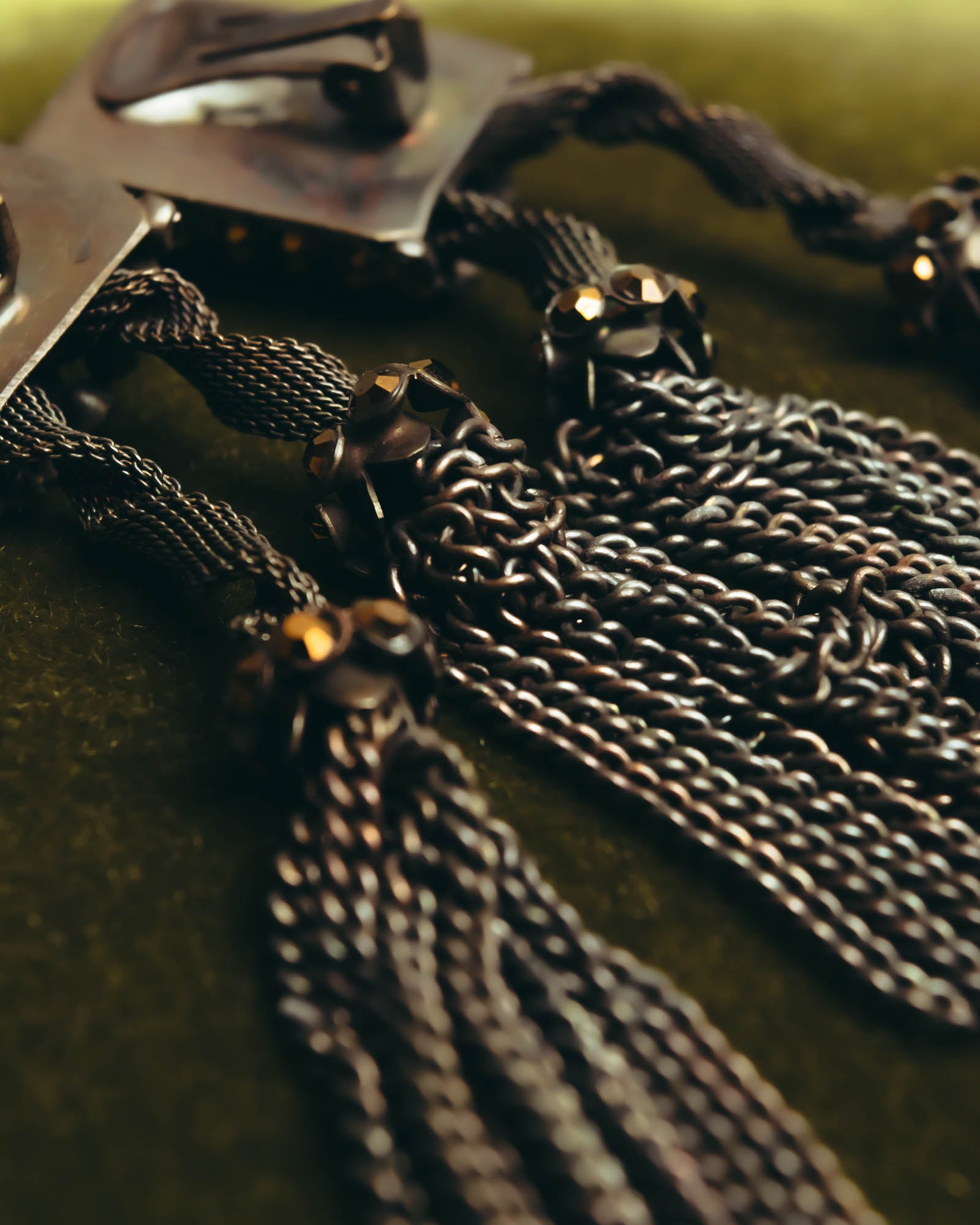 "ARMANI" Dark chain tassel earrings