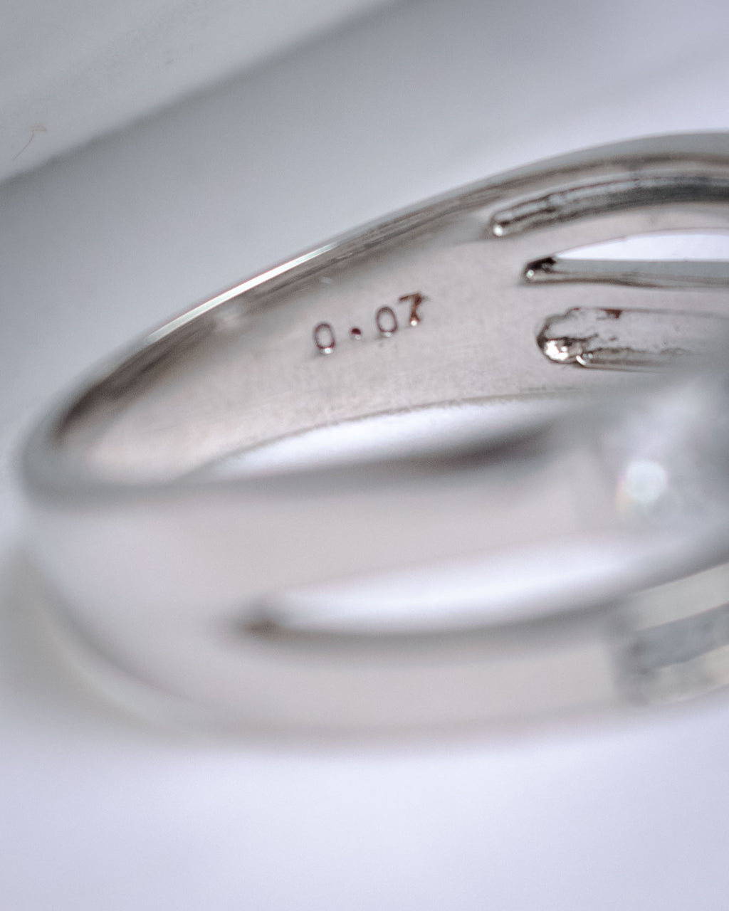 “Guy Laroche” 90’s-00’s Architectural diamond ring