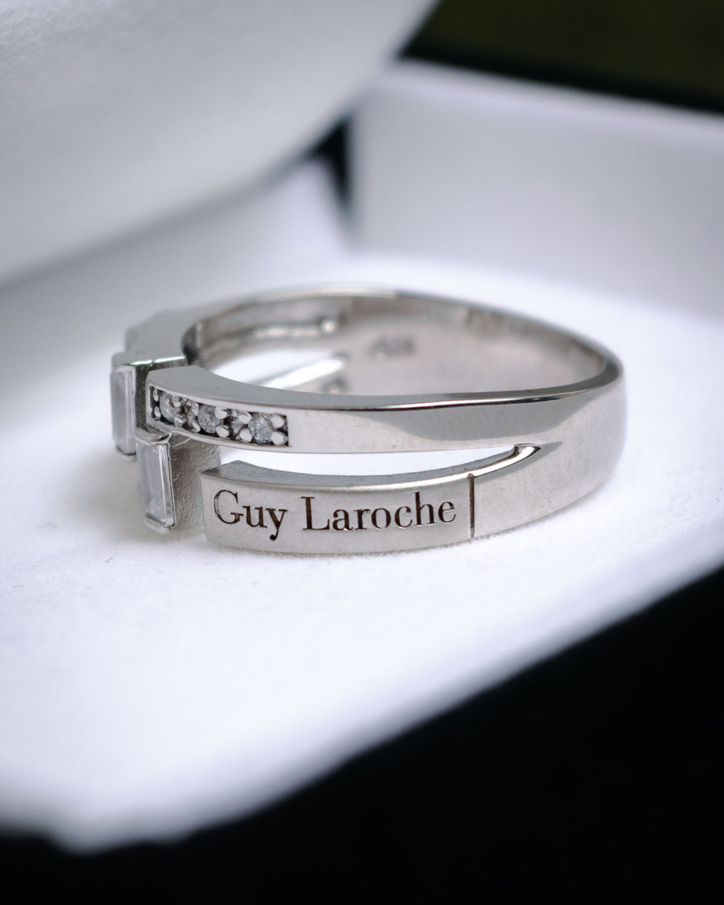 “Guy Laroche” 90’s-00’s Architectural diamond ring