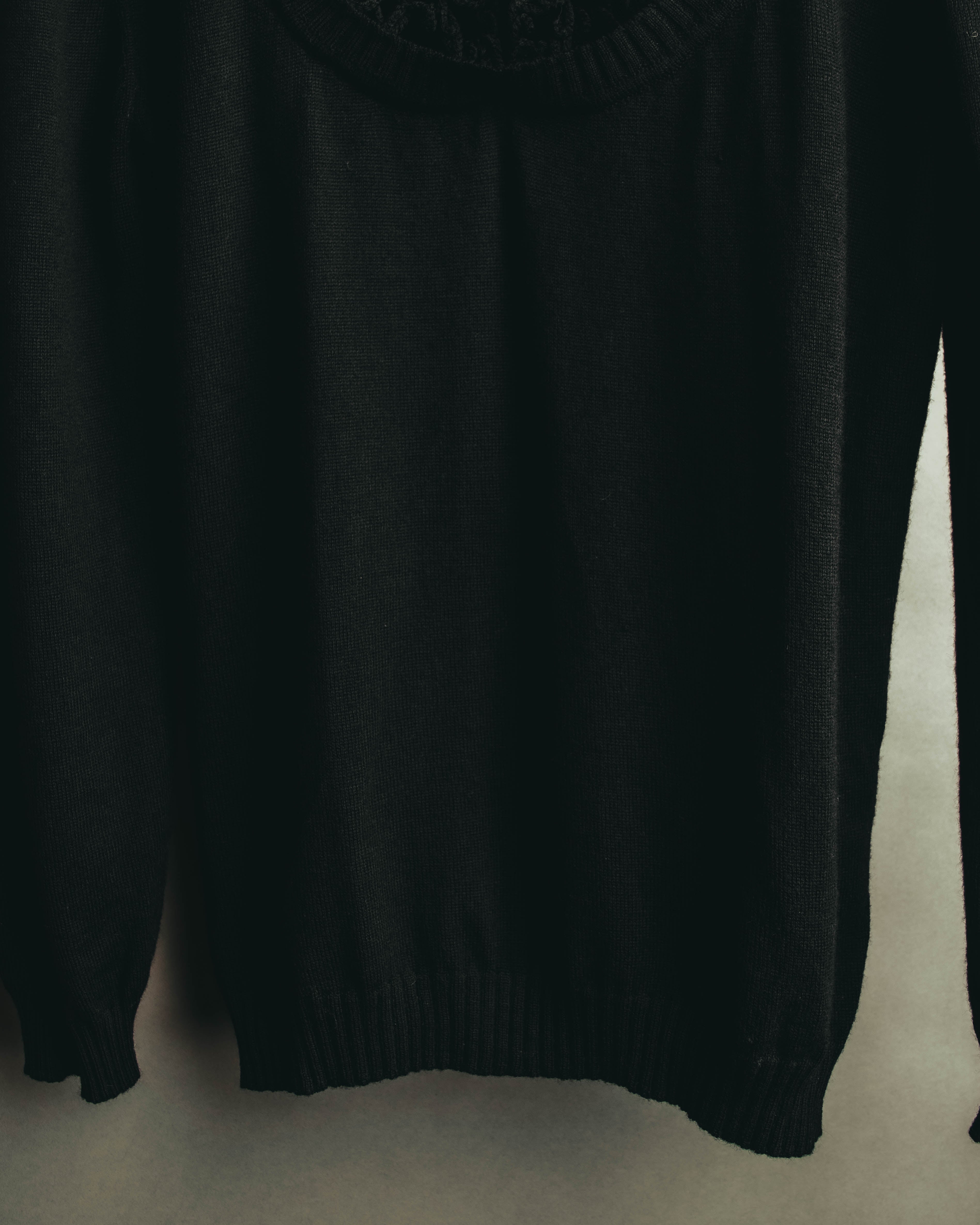 "VALENTINO ROMA" 00's Ruffled virgin wool knit sweater