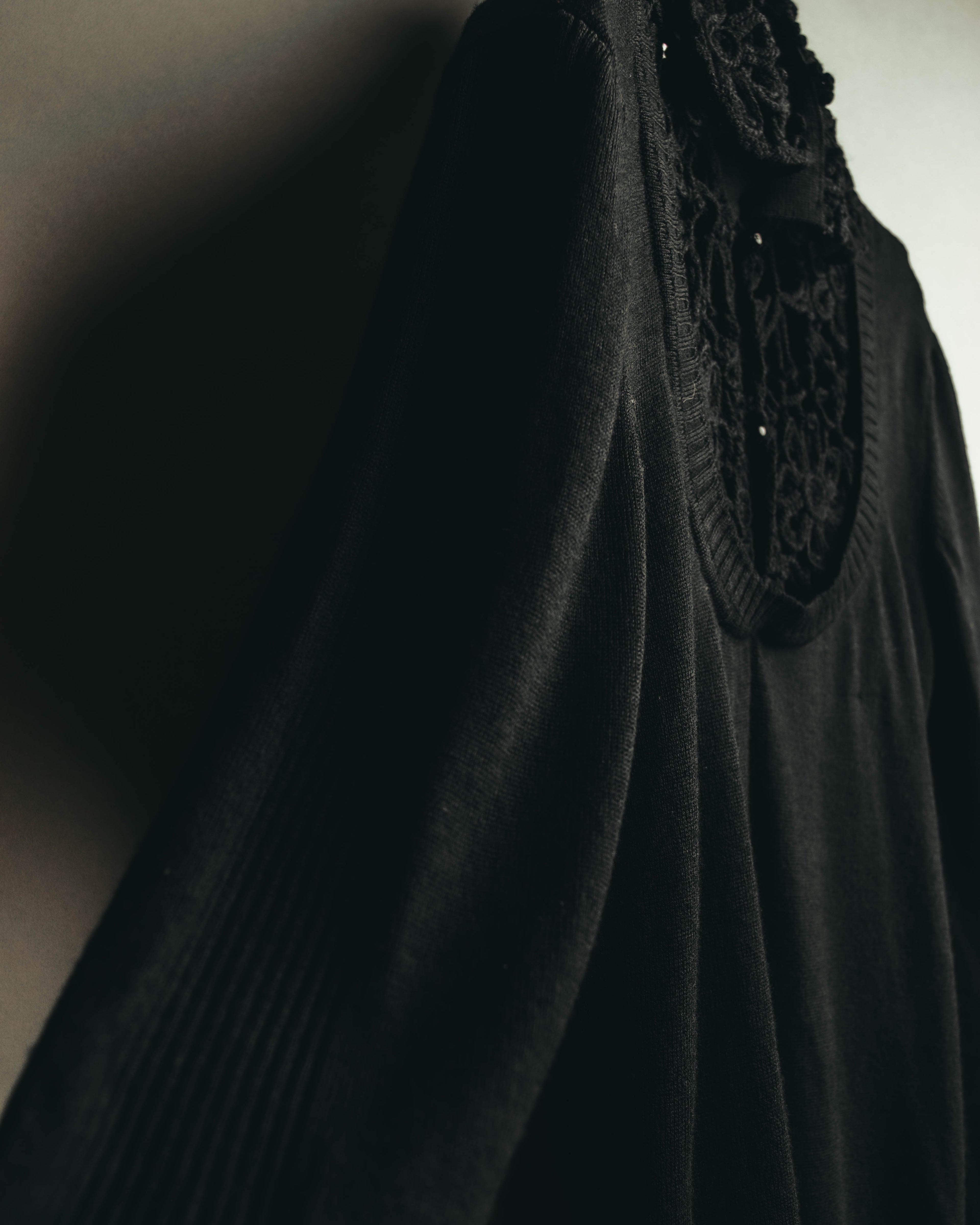 "VALENTINO ROMA" 00's Ruffled virgin wool knit sweater
