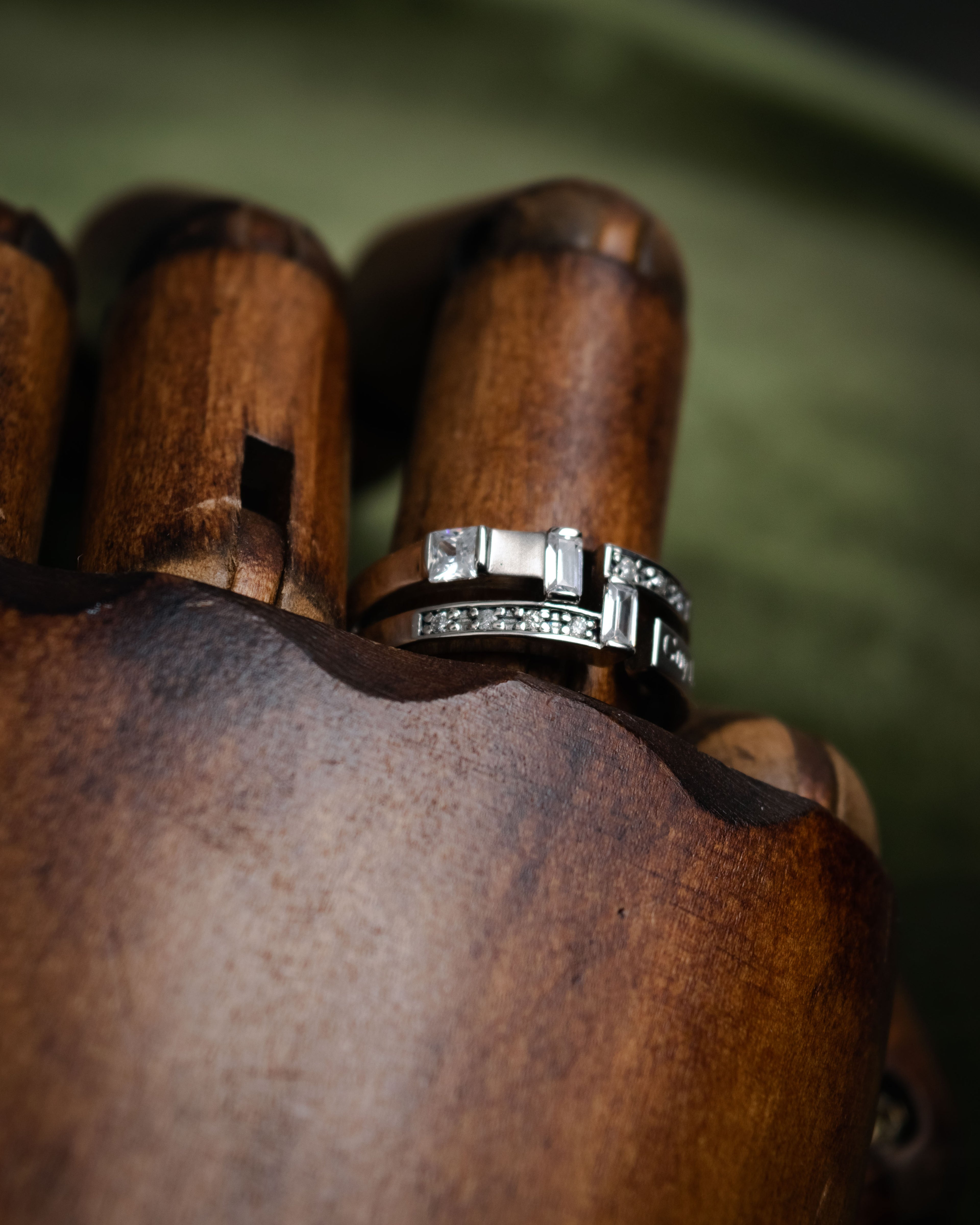“Guy Laroche” 90’s-00’s Architectural diamond ring