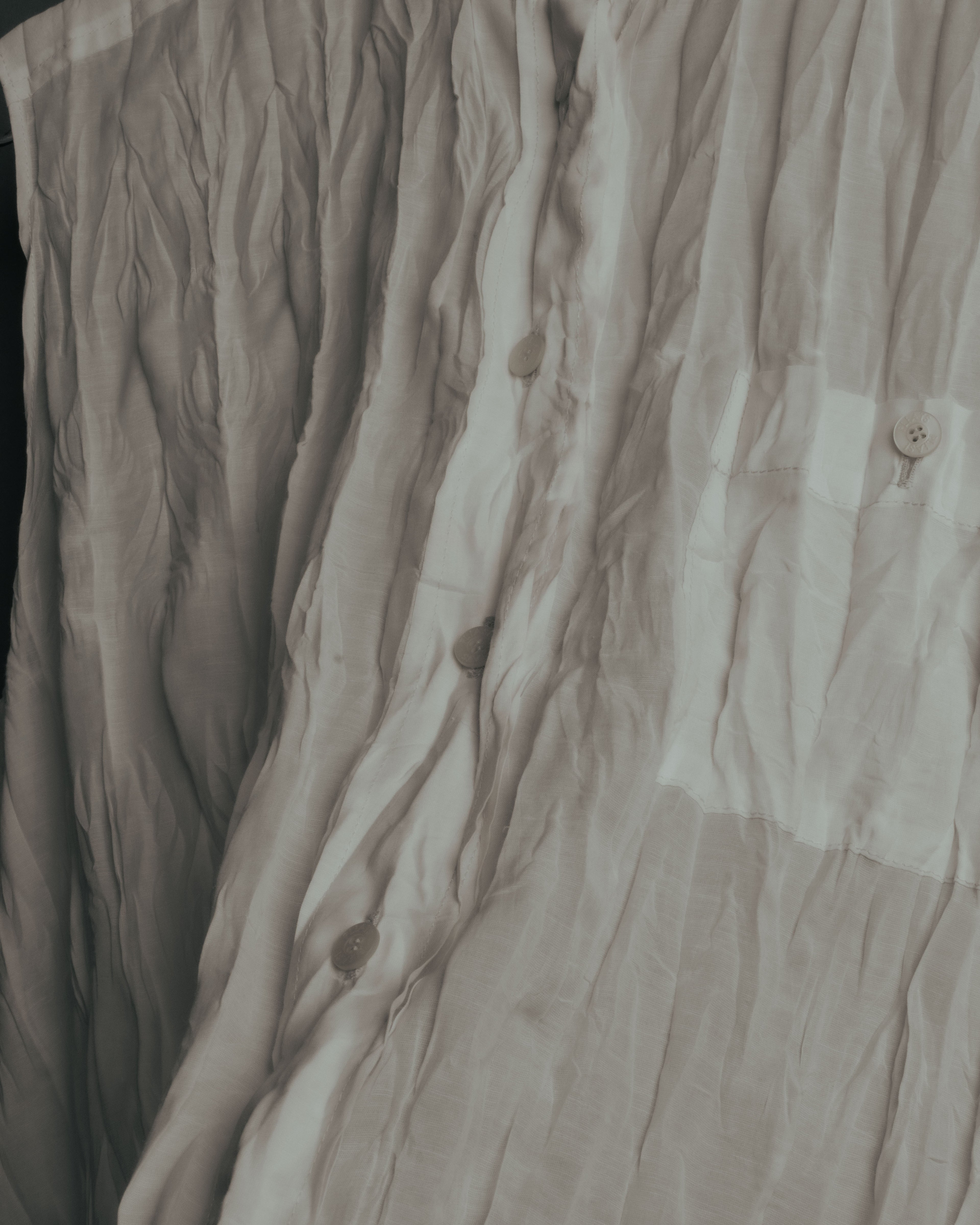 “PLEATS PLEASE ISSEY MIYAKE”
00’s-10’s Twisted pleat sleeveless shirt