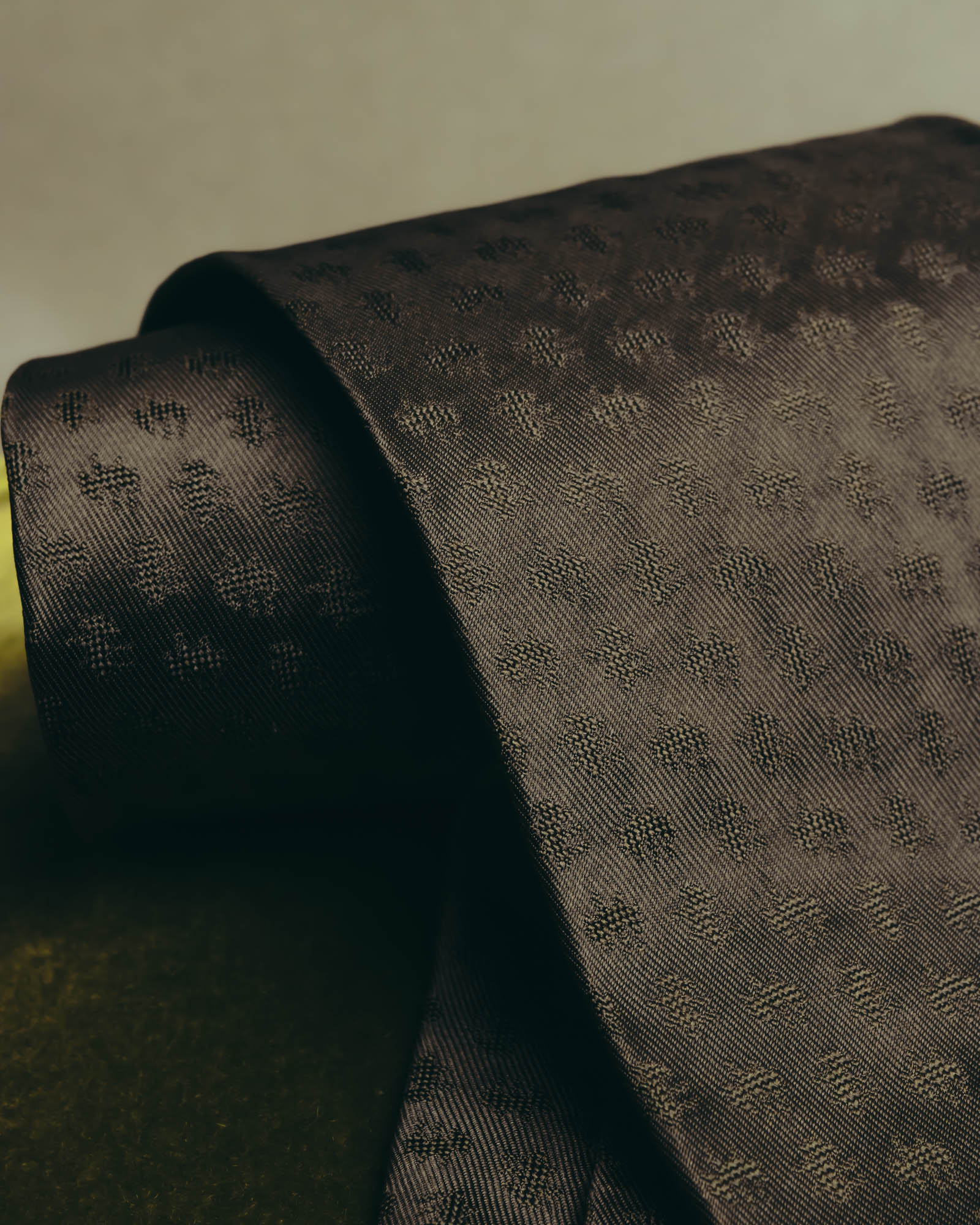 "GIORGIO ARMANI" 90's-00's Dark jacquard silk necktie