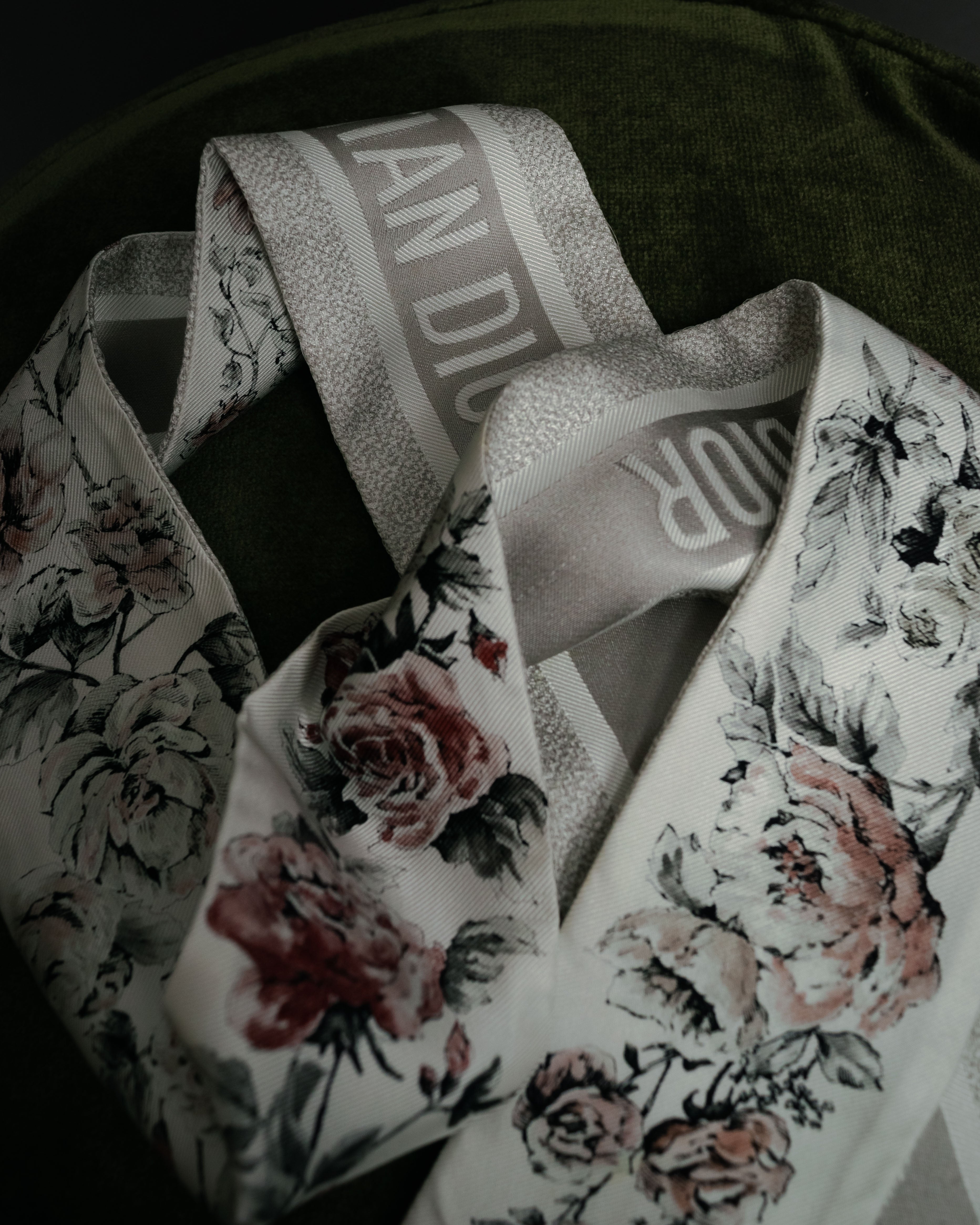 “Christian Dior“ 2018’s-2023’s Rose print silk mitzah scarf