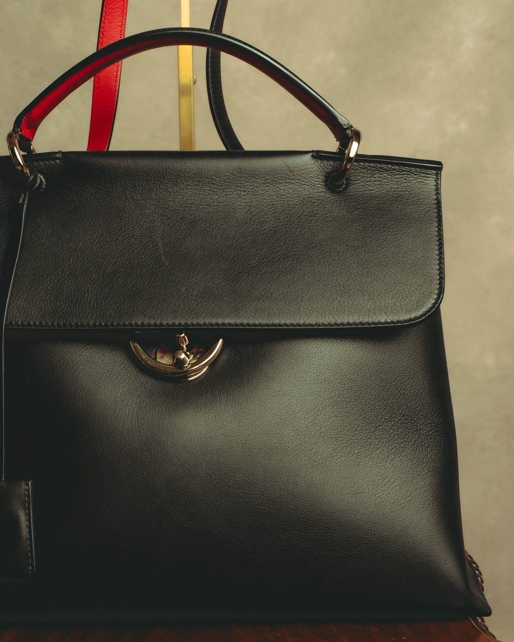 –SPECIAL– "Salvatore Ferragamo" 10's-20's Structured leather top-handle shoulder bag