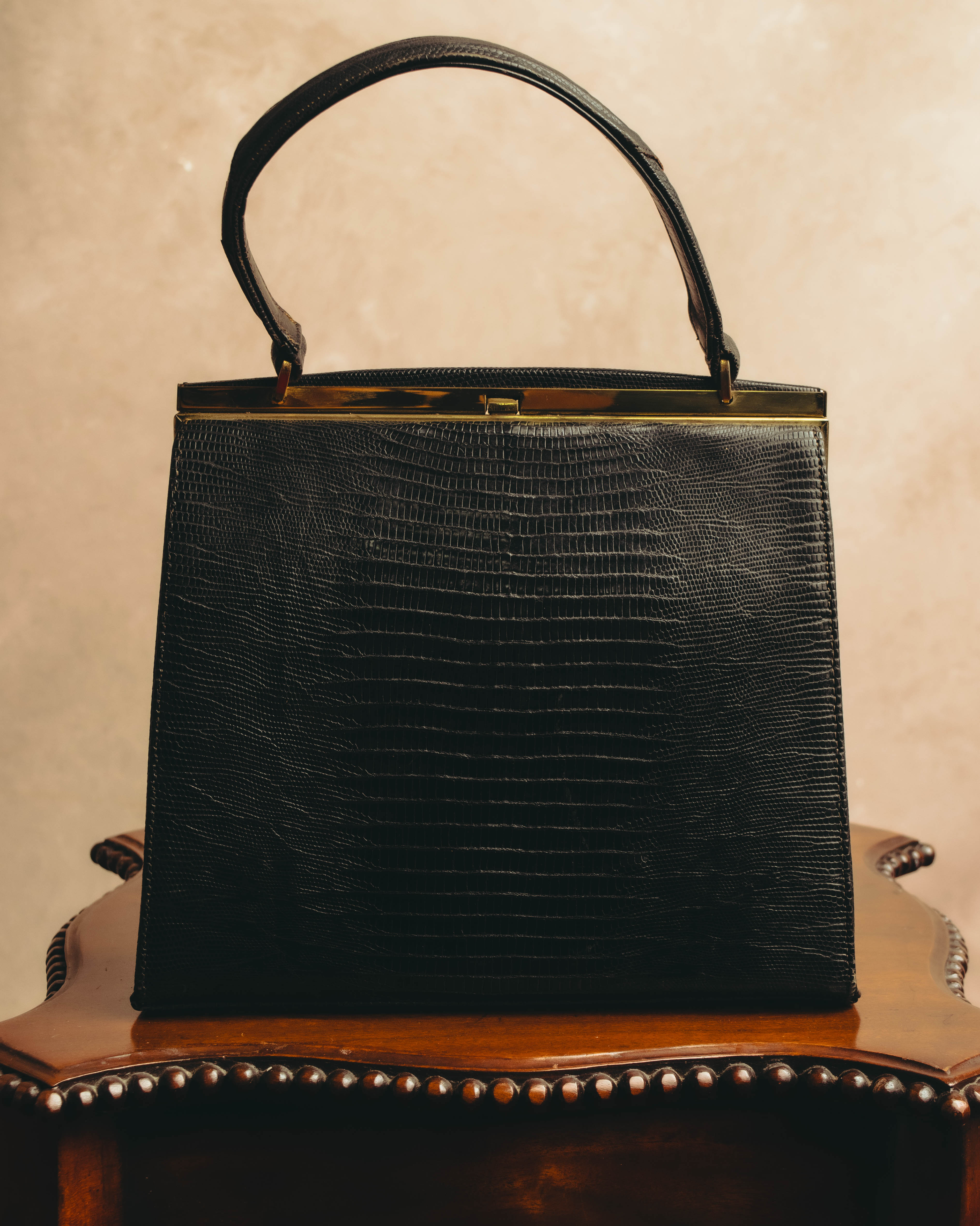 "The Gray Shop" 40's-early 60's Structured reptile embossed leather frame handbag