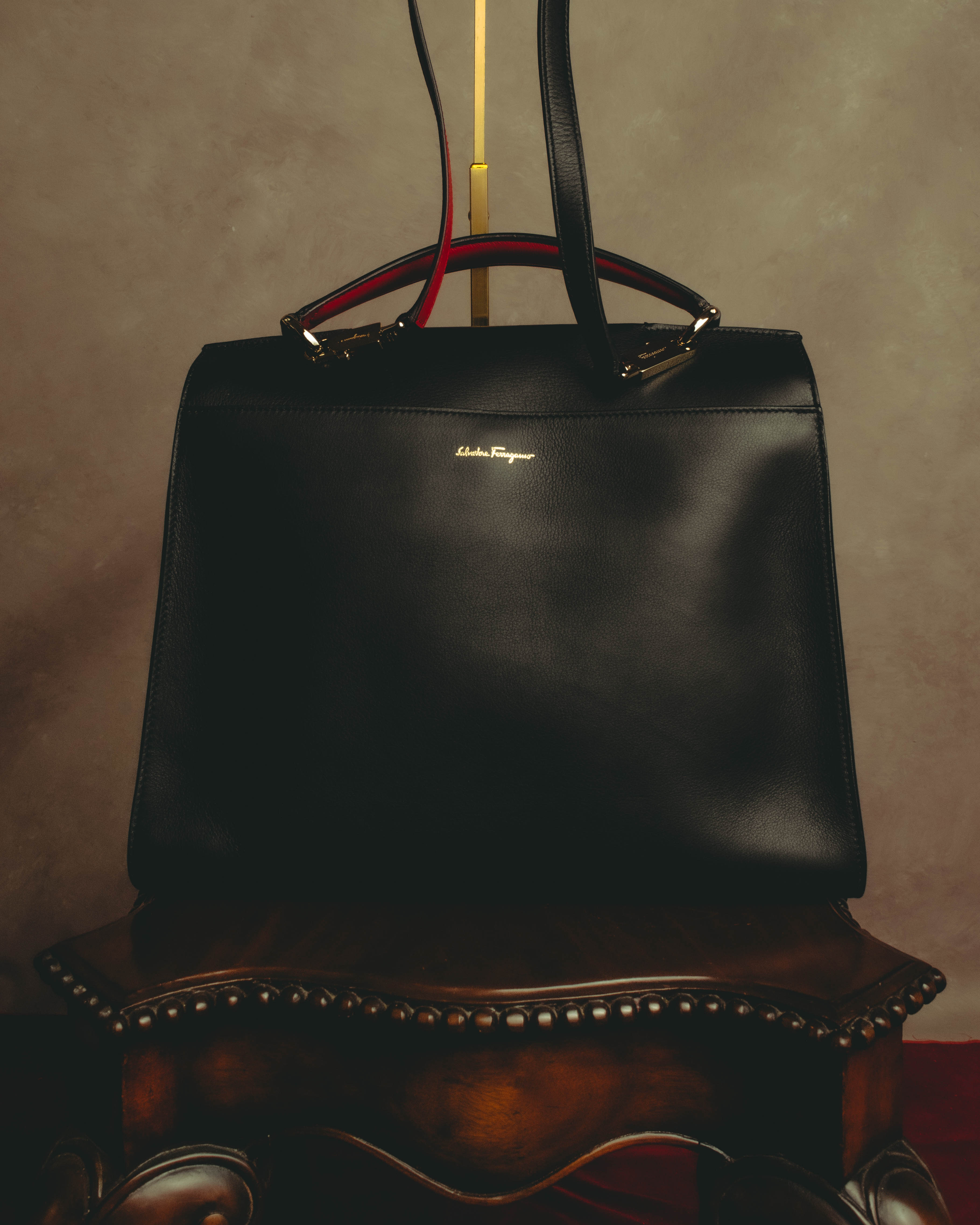 –SPECIAL– "Salvatore Ferragamo" 10's-20's Structured leather top-handle shoulder bag