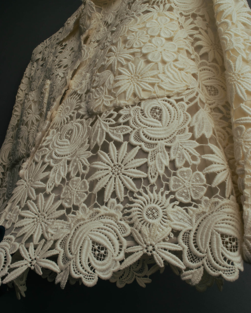 "VALENTINO" 2010's Cropped floral lace jacket