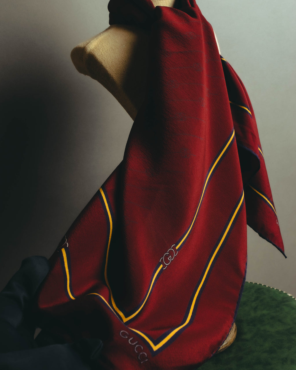 "GUCCI" 80's-90's Classic burgundy silk scarf
