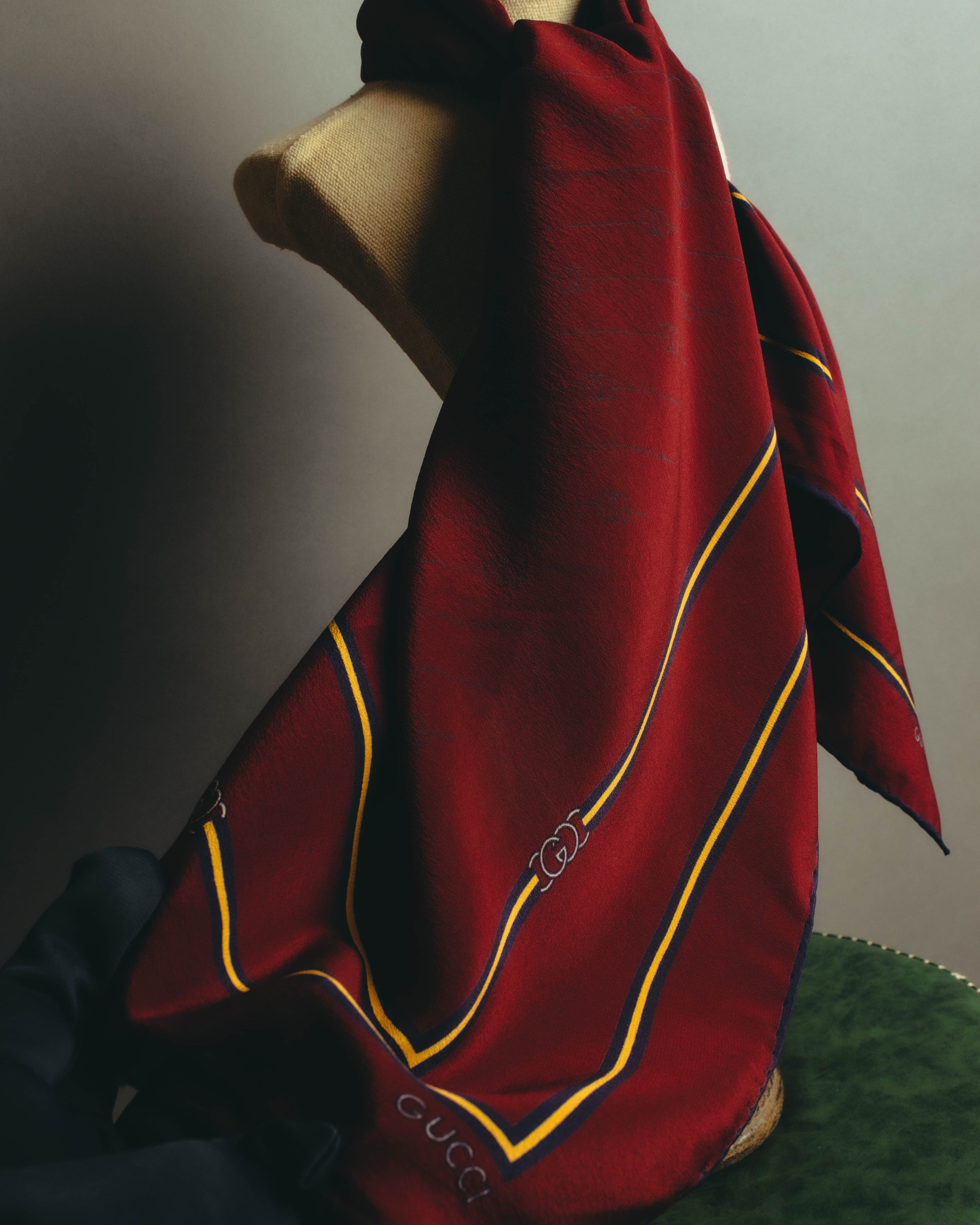"GUCCI" 80's-90's Classic burgundy silk scarf