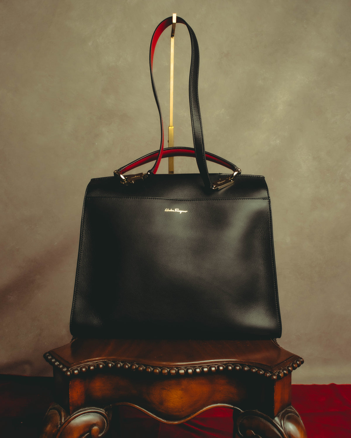 –SPECIAL– "Salvatore Ferragamo" 10's-20's Structured leather top-handle shoulder bag